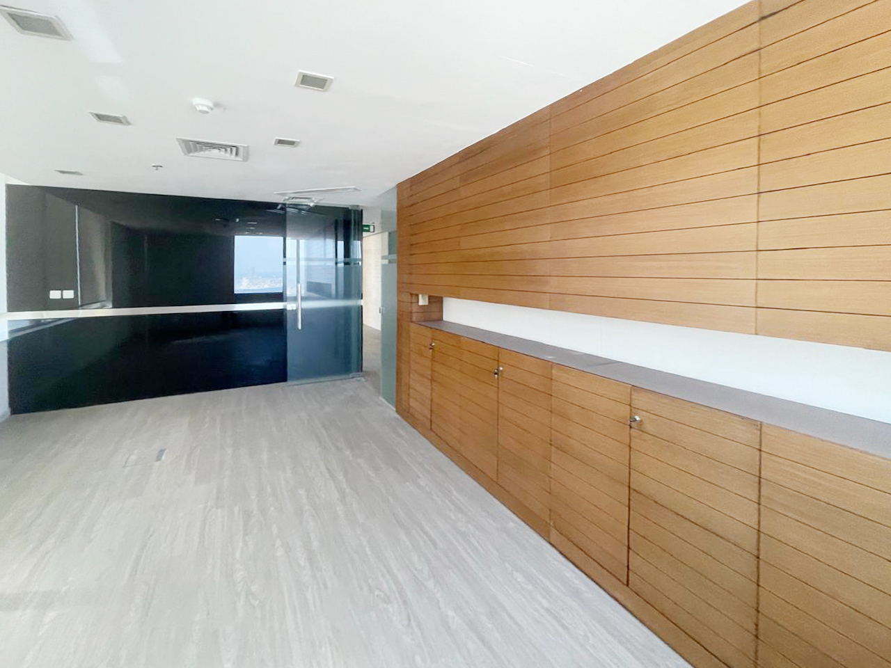 Spacious | Grade A | Stunning Views | DDA License