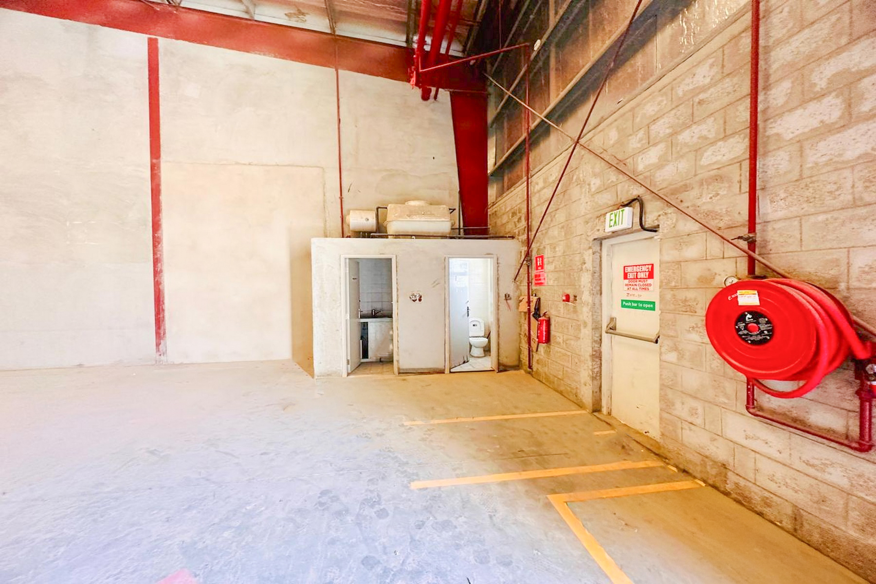 Spacious Warehouse in DIP with High Ceiling