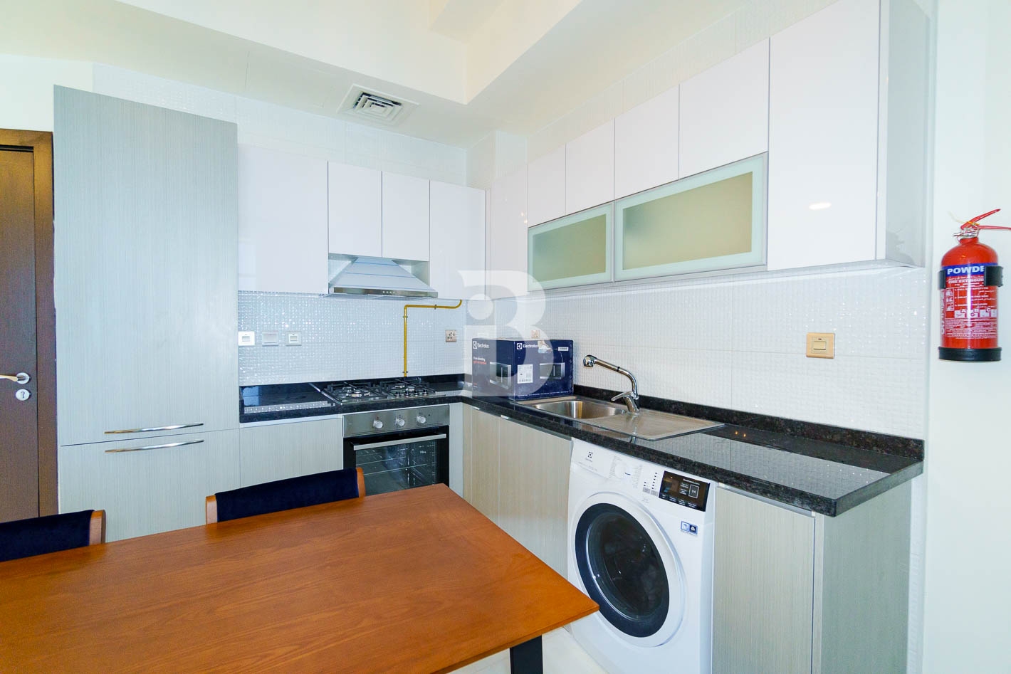 HIGH FLOOR UNIT | SPACIOUS LAYOUT | BURJ VIEWS