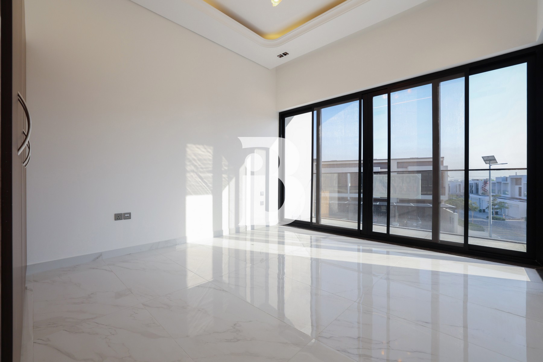 BRAND NEW | ON THE PARK | SINGLE ROW | AESTHETIC