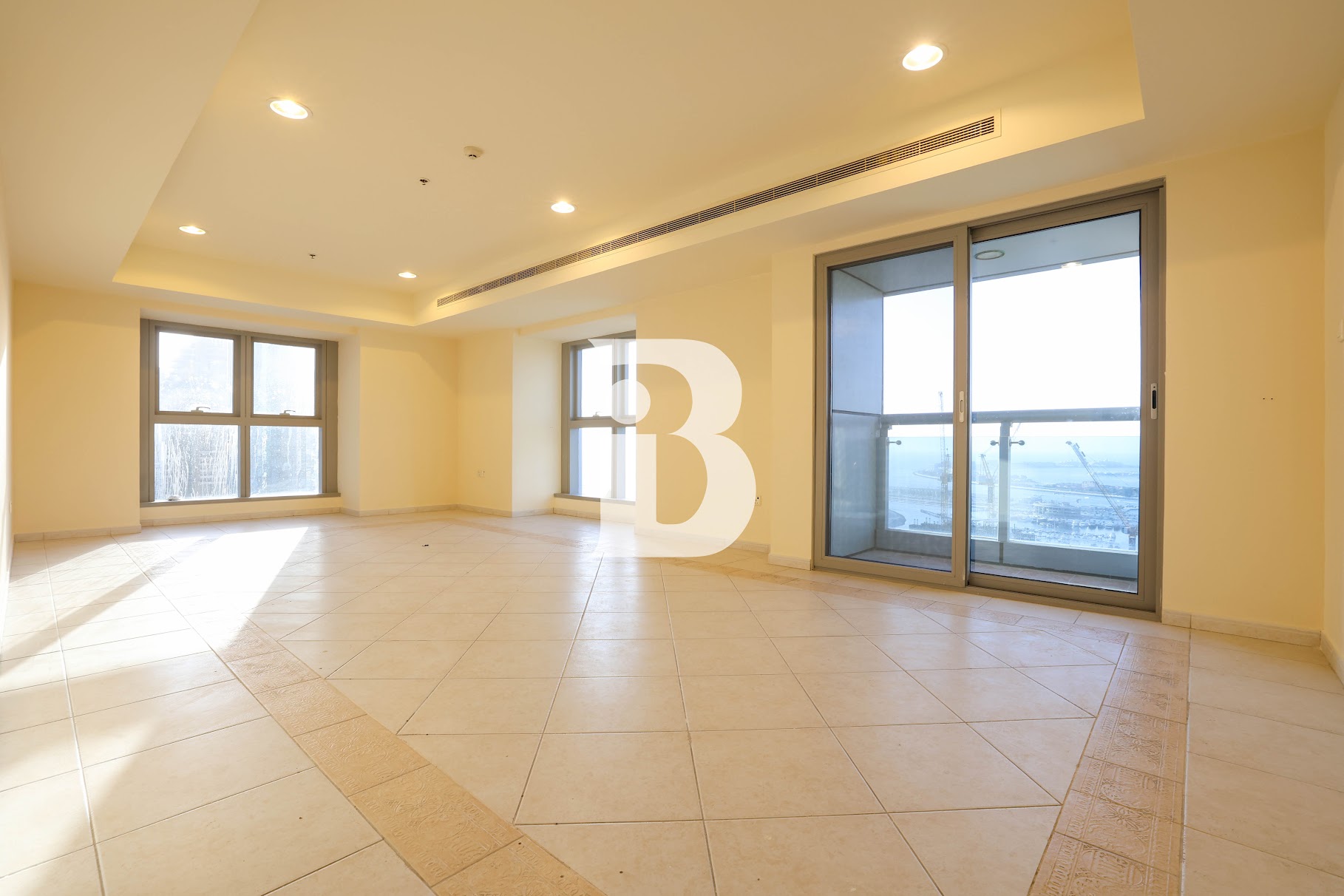 Sea &amp; Palm Views | Spacious | Vacant