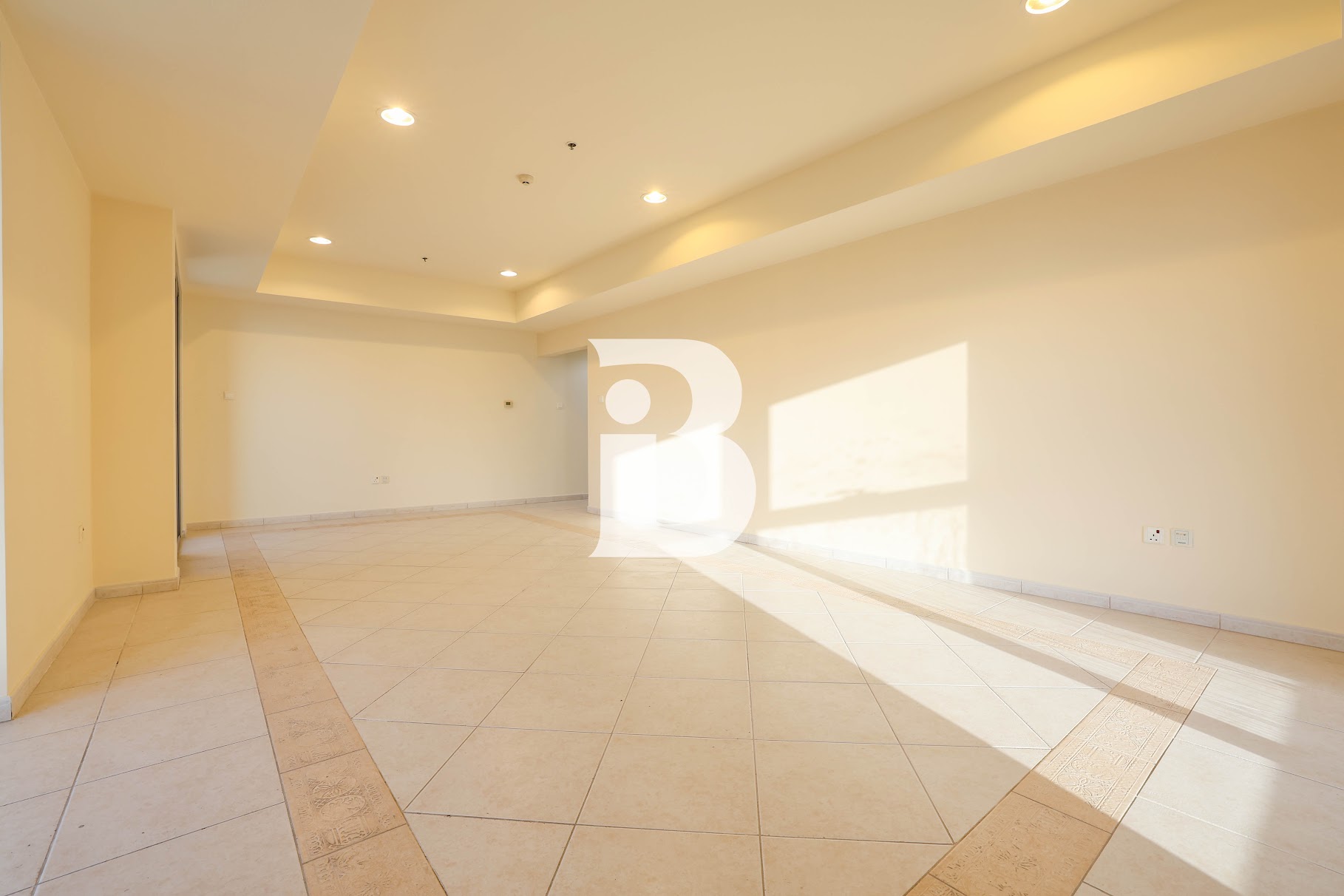 Sea &amp; Palm Views | Spacious | Vacant