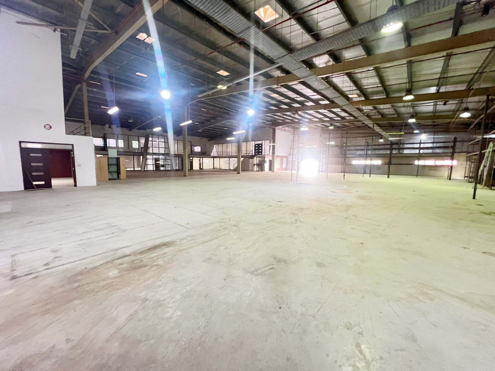 Only 56 per sqft Unique 400 KW 26000 sqft Industrial Warehouse in DIP 1