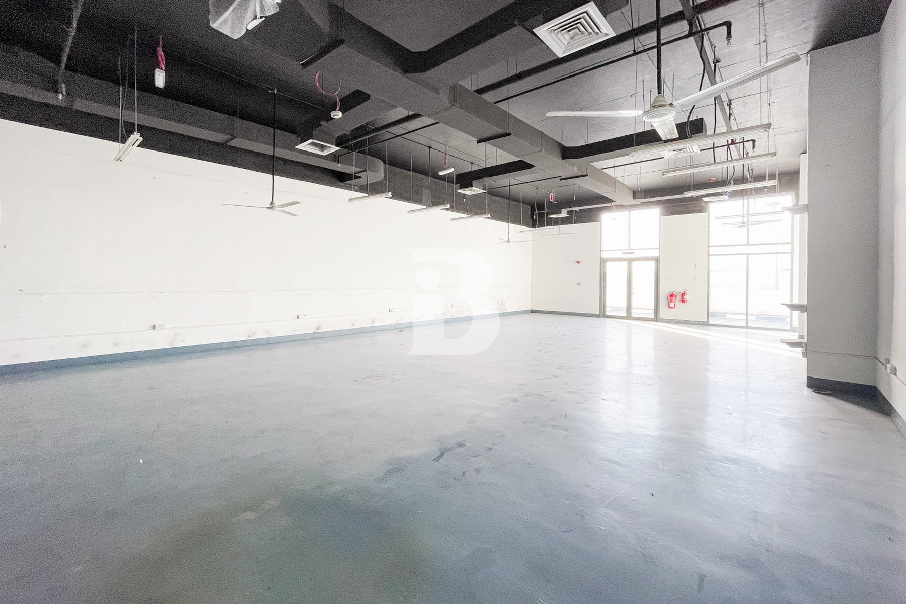 Fitted Retail | Prime Location | Next to Metro