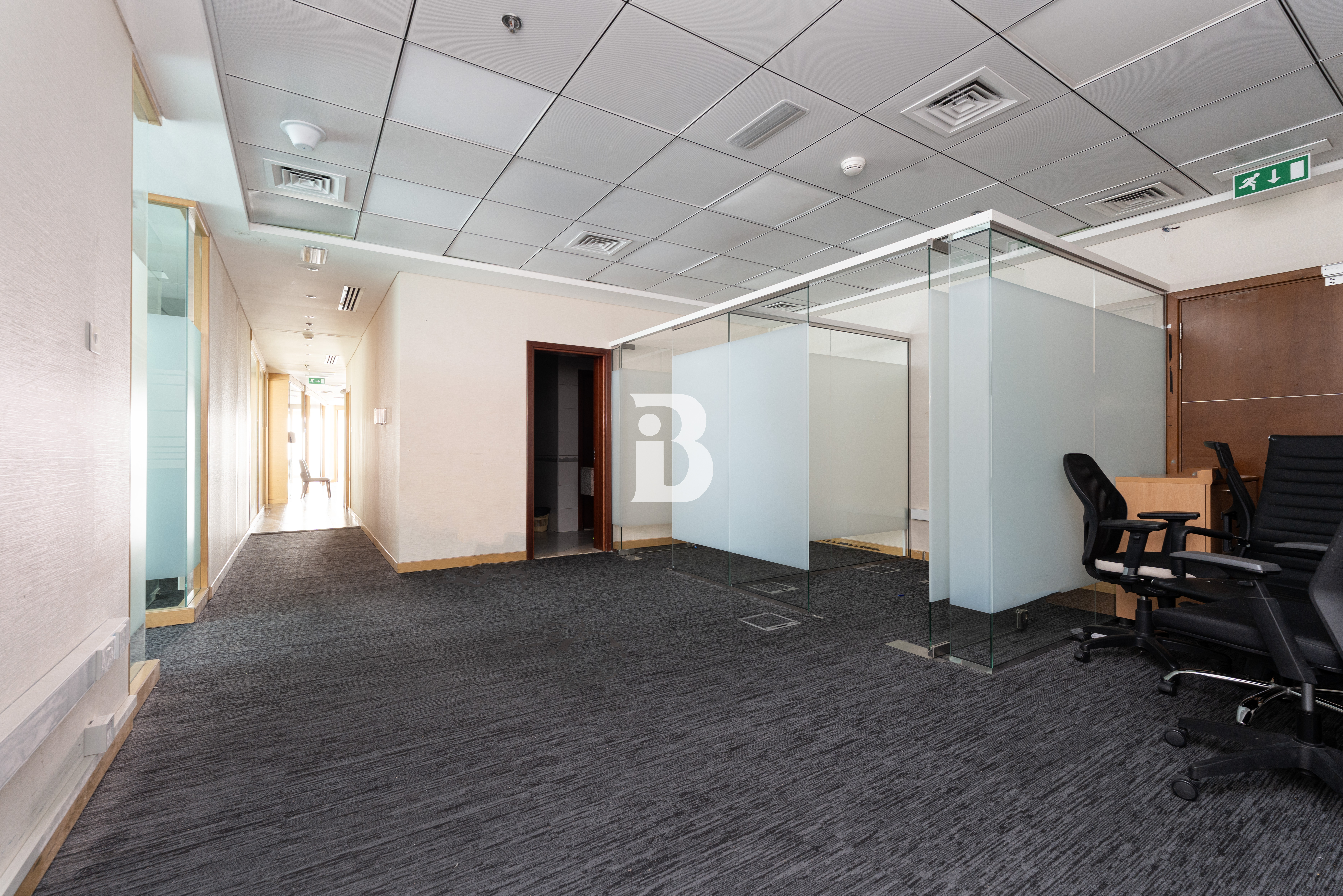 Professional Workspace | Fitted | High End