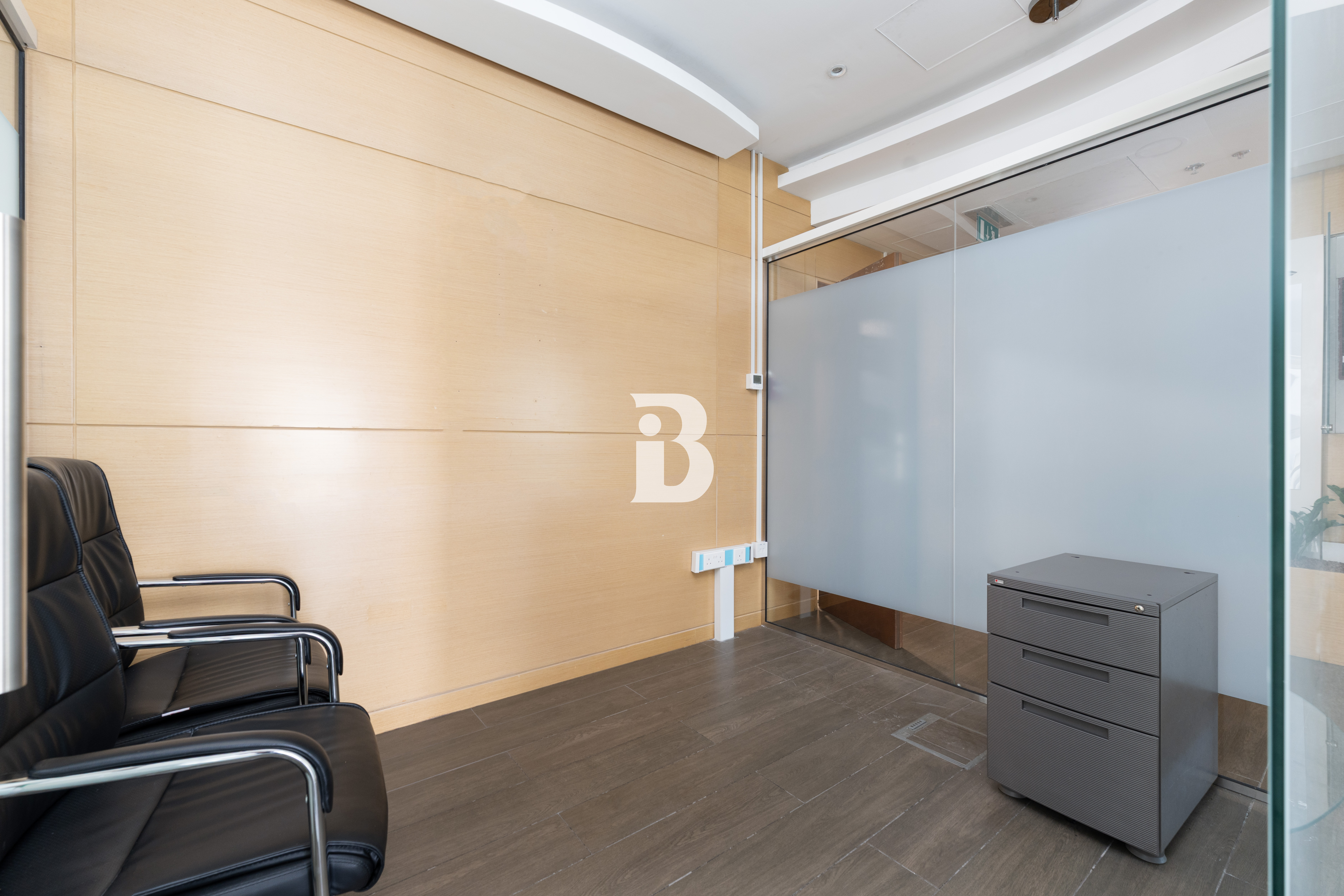 Professional Workspace | Fitted | High End