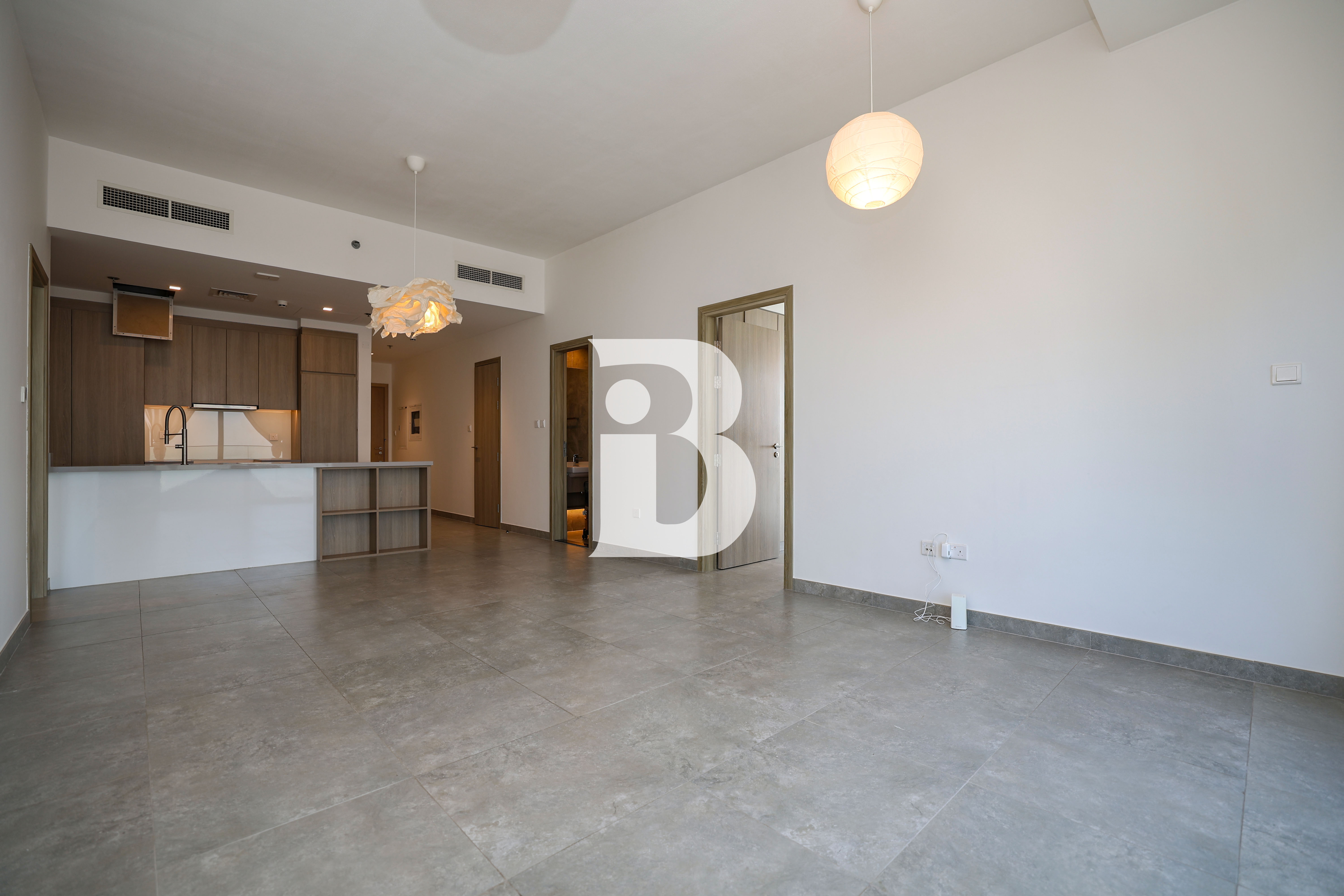 Sea View | Bright & Spacious | Vacant