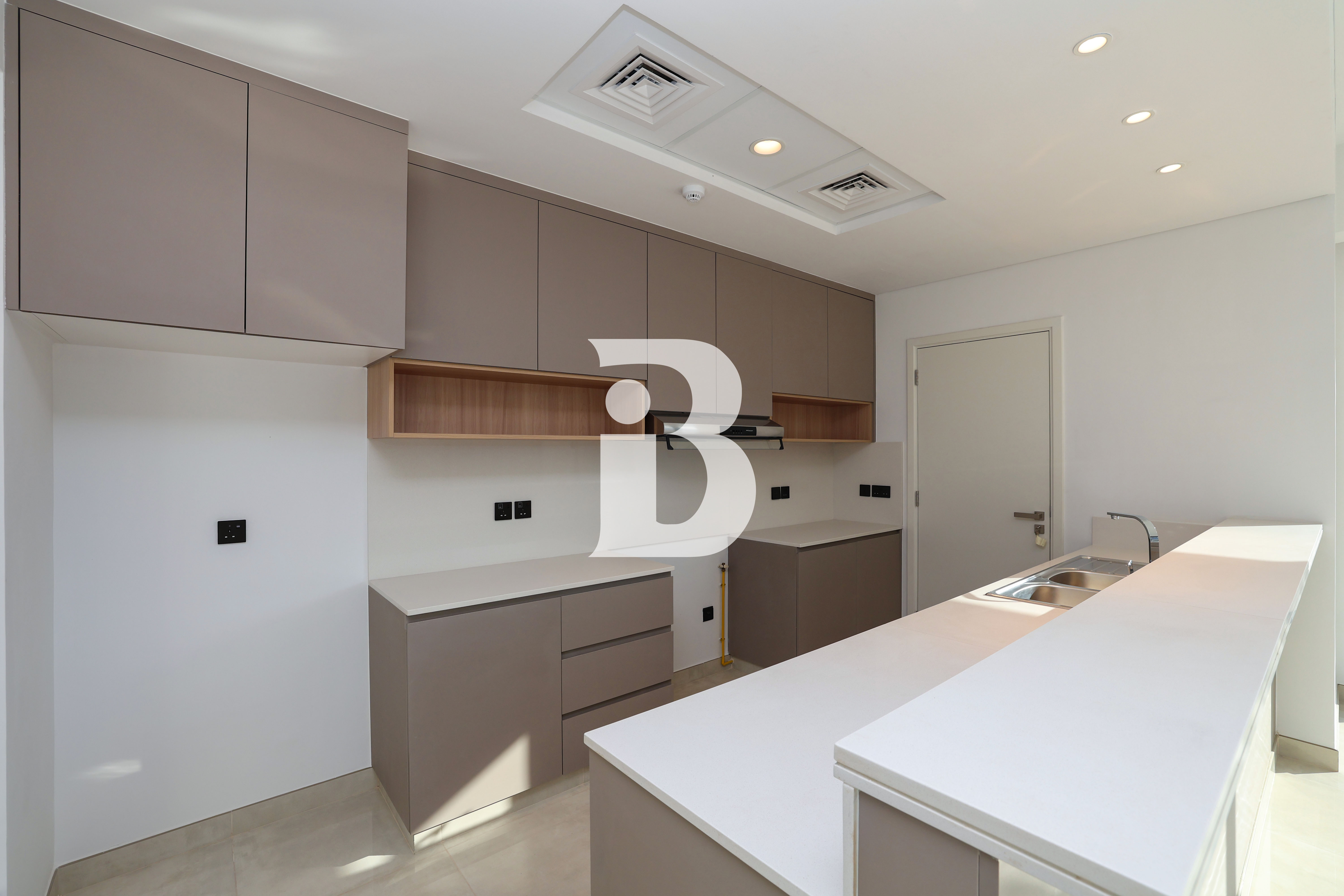 Luxury 3 Bed TH | Corner Unit | 3 YR Payment Plan