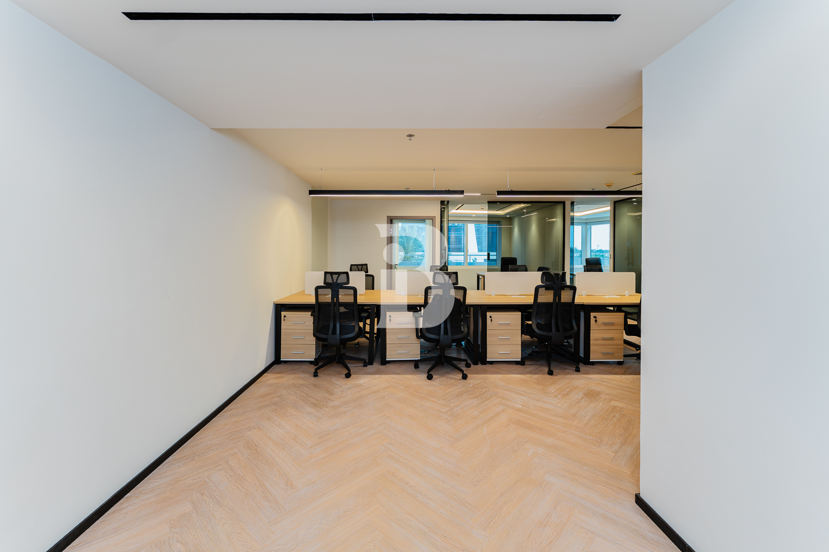 Premium Office | 1,170 Sq Ft | One Lake Plaza
