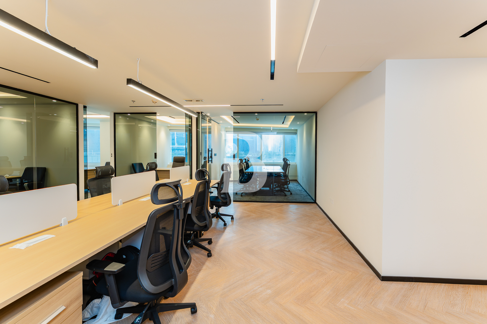 Premium Office | 1,170 Sq Ft | One Lake Plaza