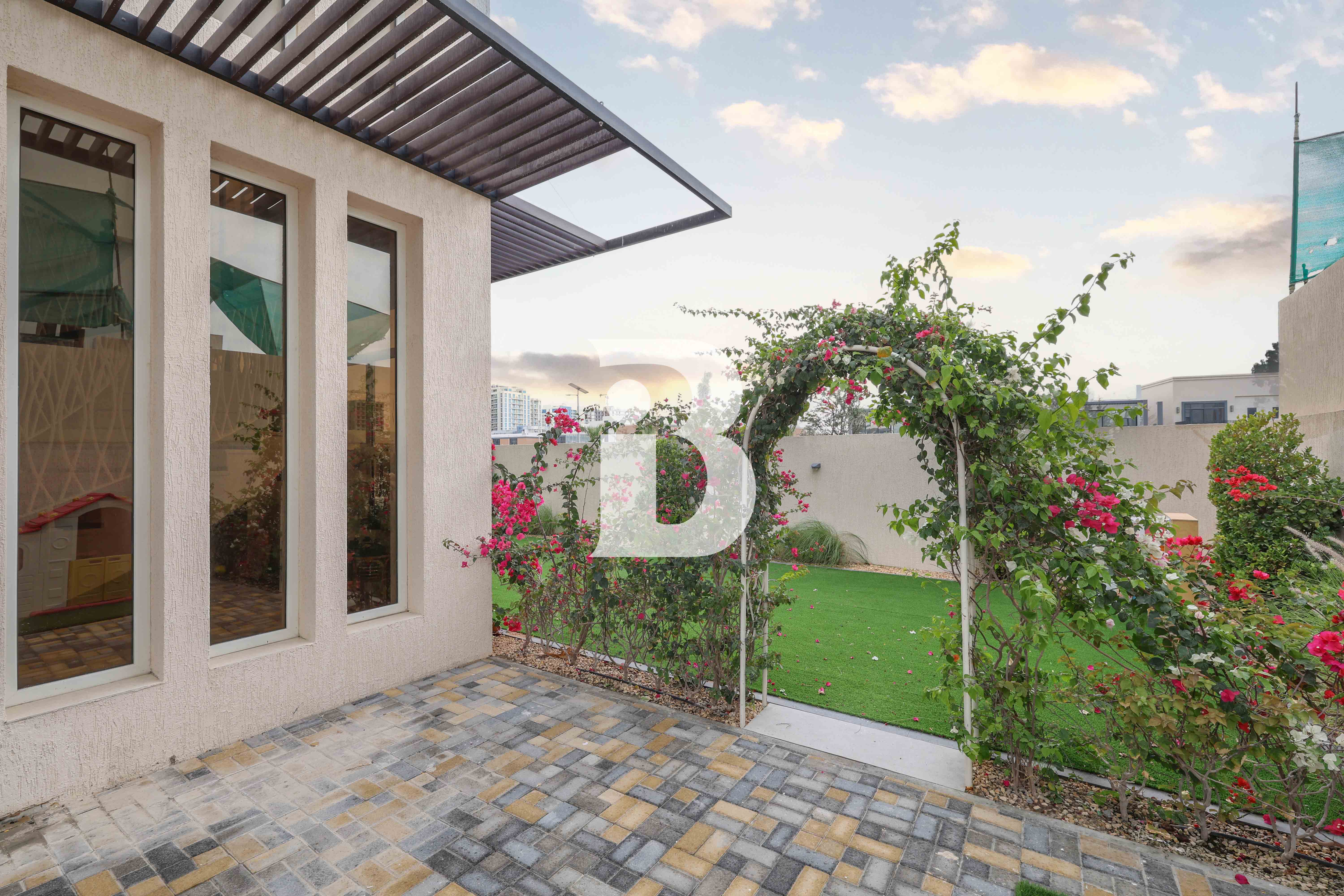 ON UPCOMING PARK, | WALK TO ARBOR SCHOOL