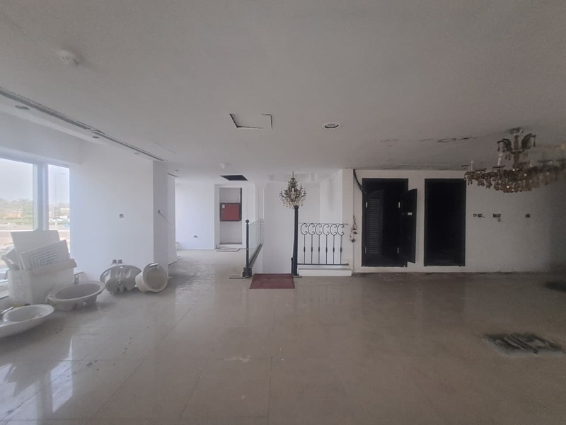 Duplex Shop with Stunning Corniche View – PrimeArea