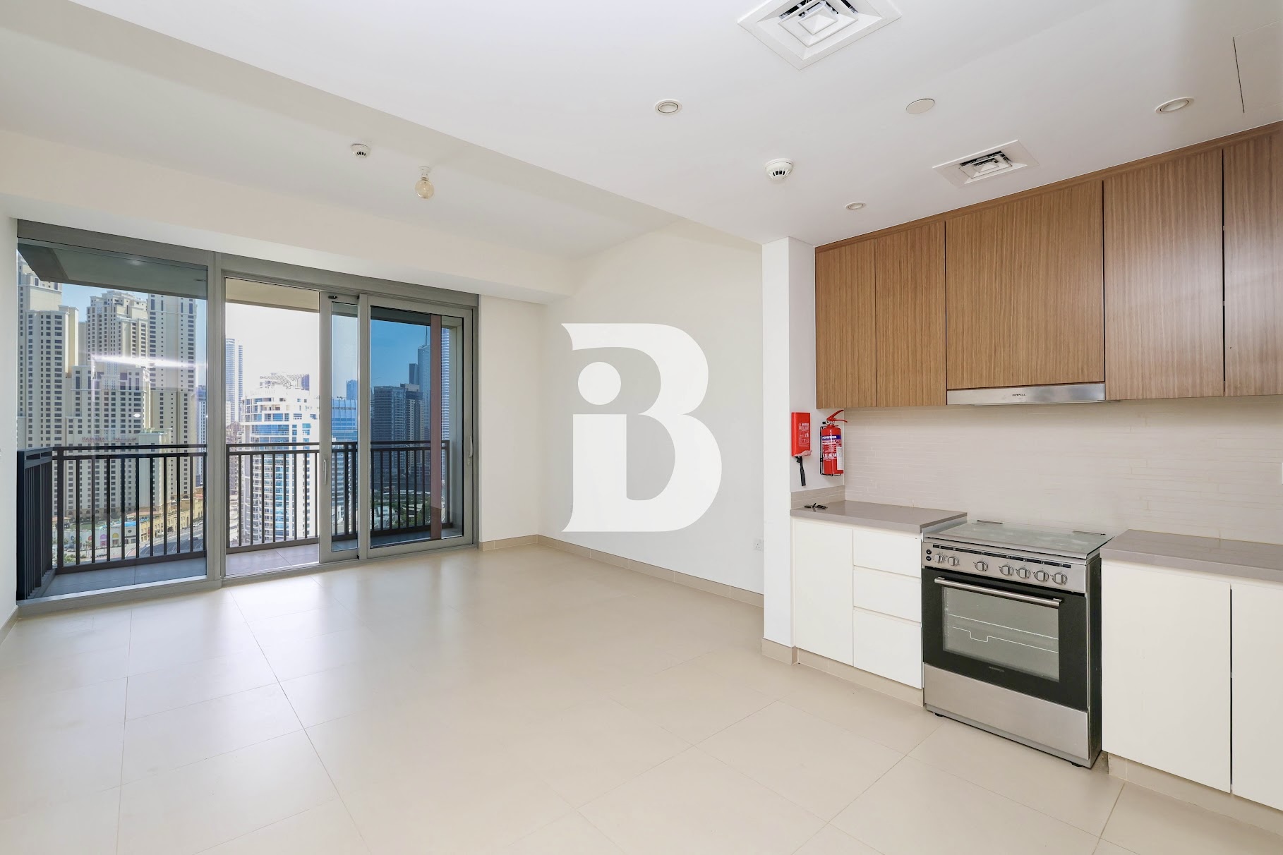 Canal Views | Multiple Cheques | Vacant