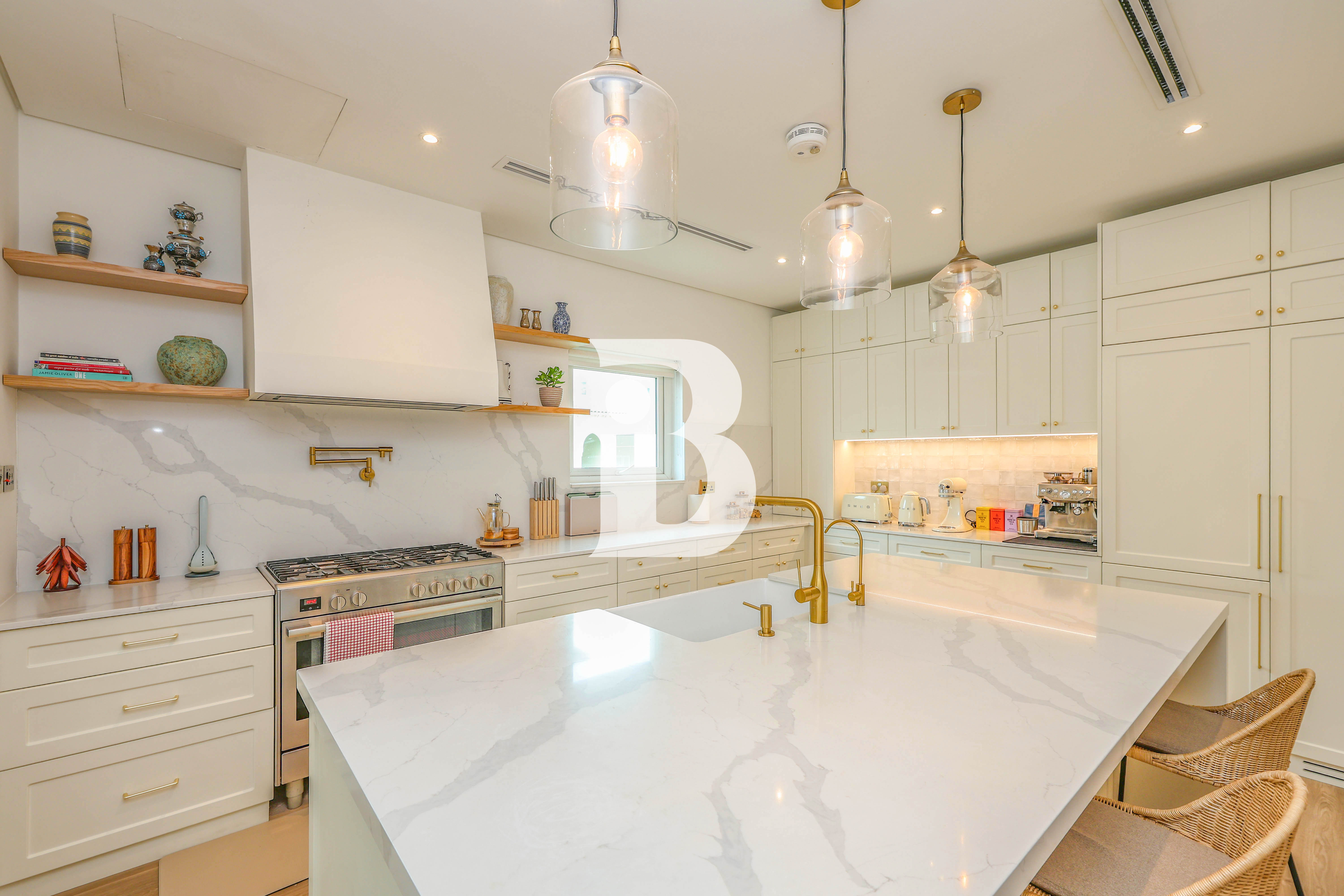 A Home to Be Loved | Fully upgraded | 4BR