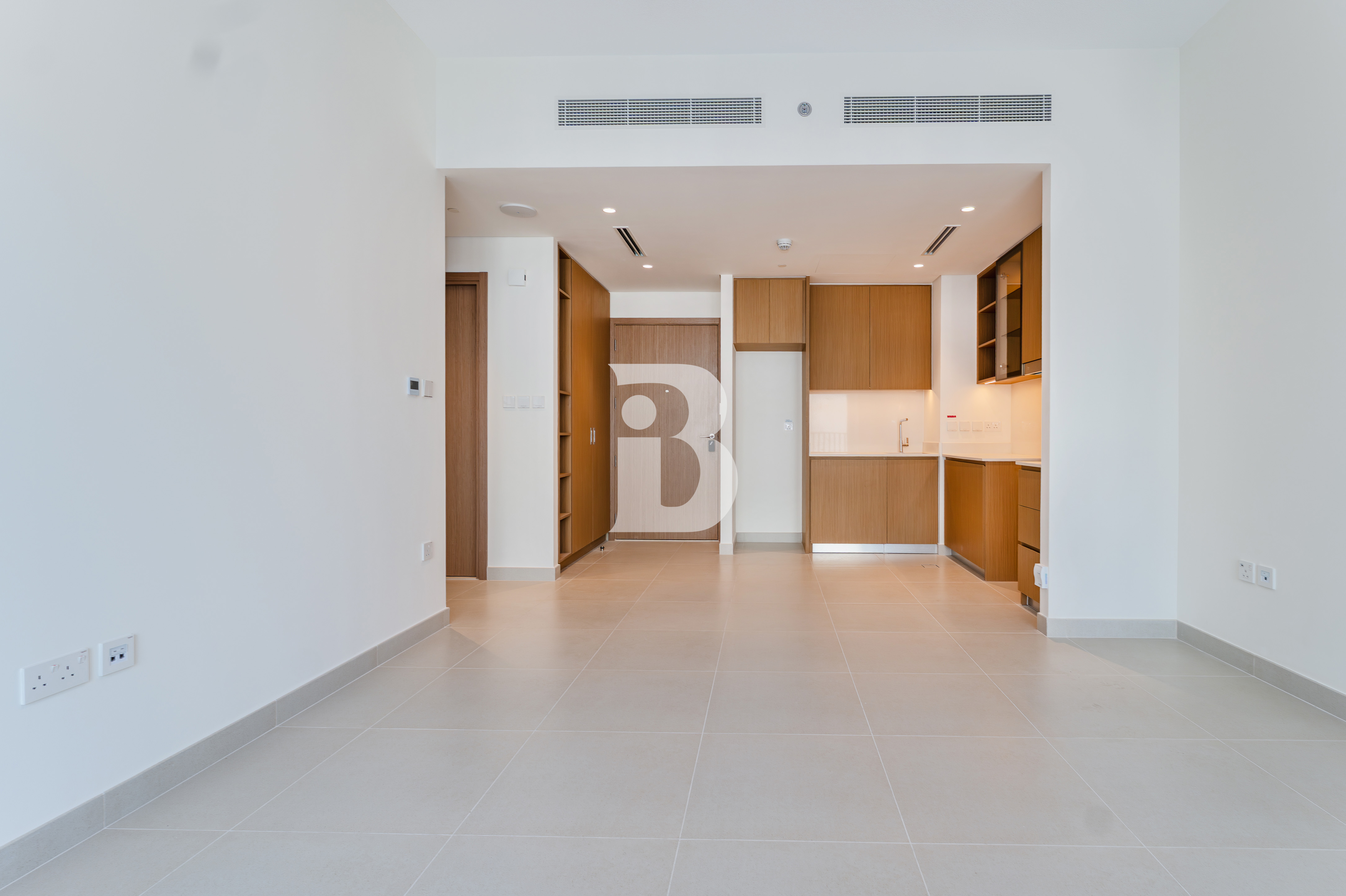 Premium Unit | Pool view | Negotiable 2