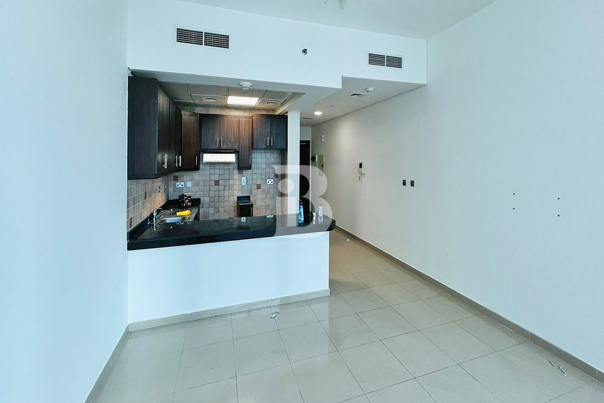 Vacant | Prime Locations | Top Facilities