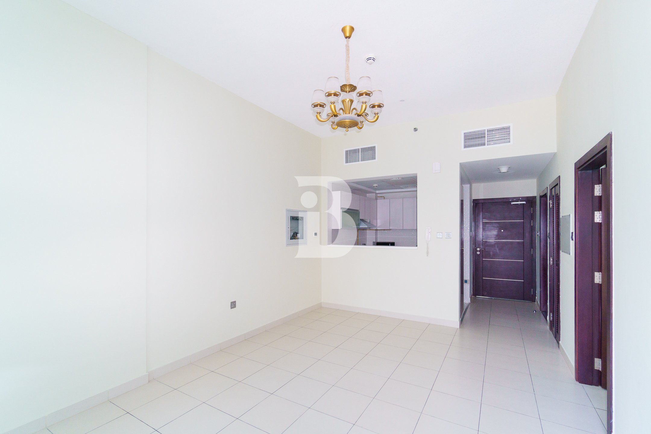 Vacant / Spacious | Kitchen Equipped |Low Floor