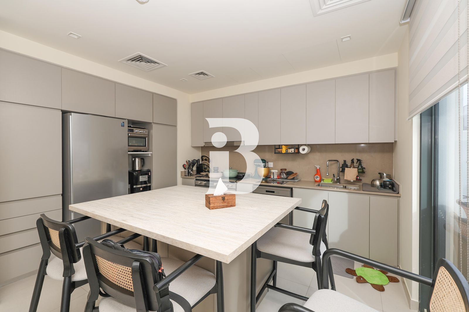 3 side corner | VOT | Largest Plot