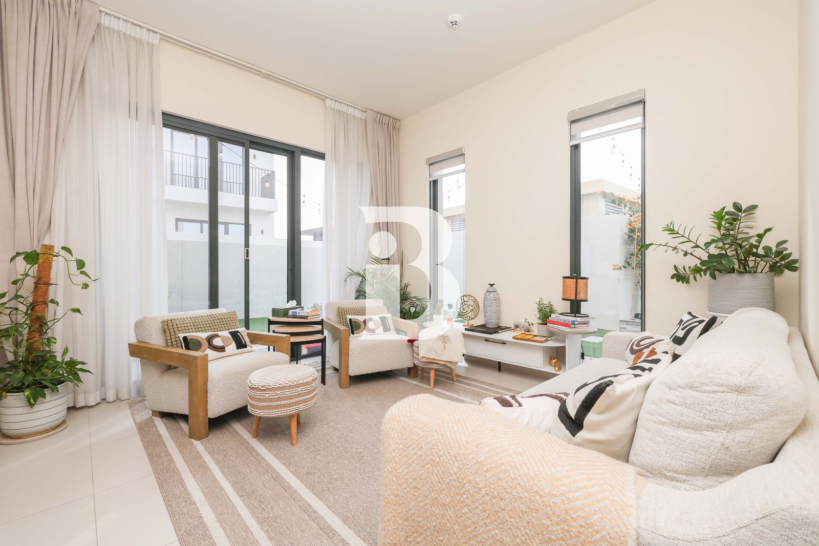 3 side corner | VOT | Largest Plot
