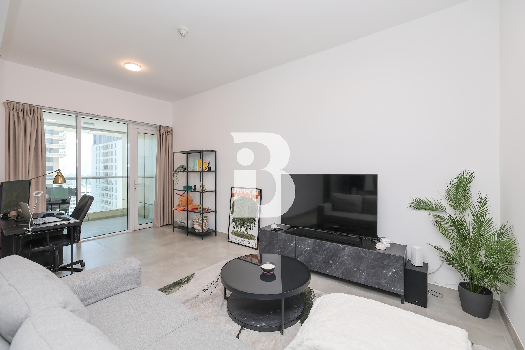 Bright &amp; Spacious | Multiple Cheques | Vacant