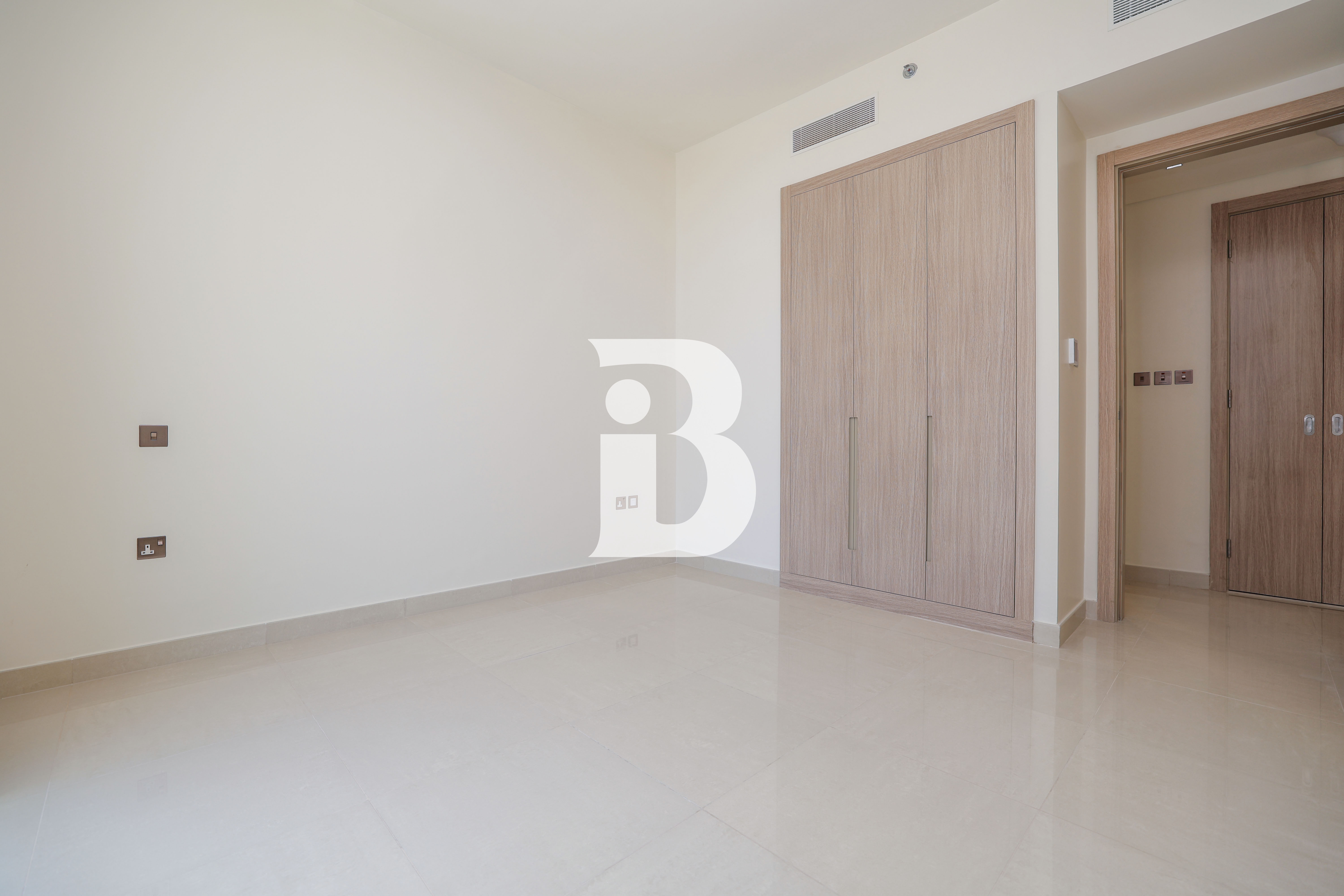 Spacious | Beach Access | Vacant