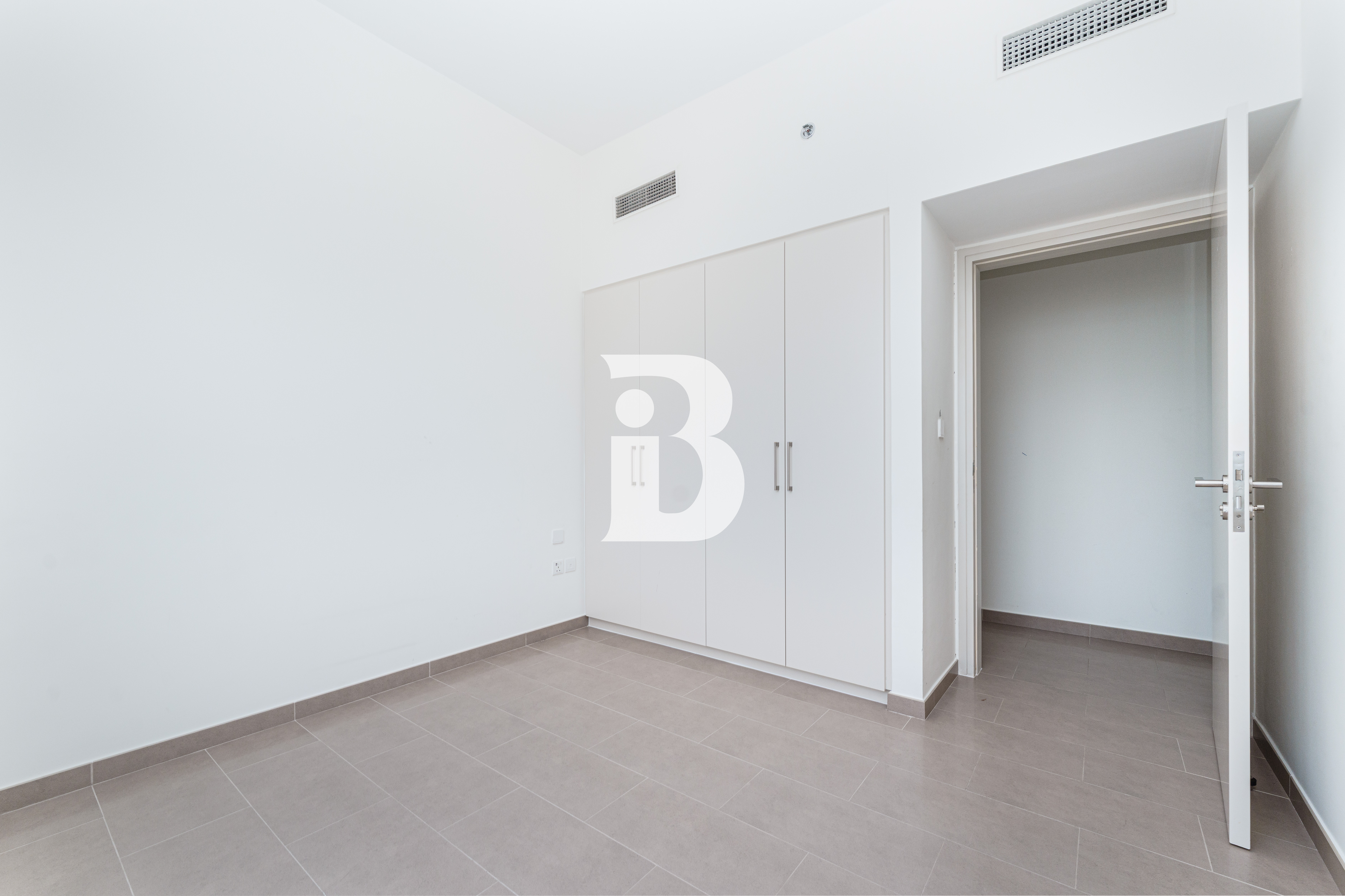 Lower Floor | Corner Spacious | Vacant in July