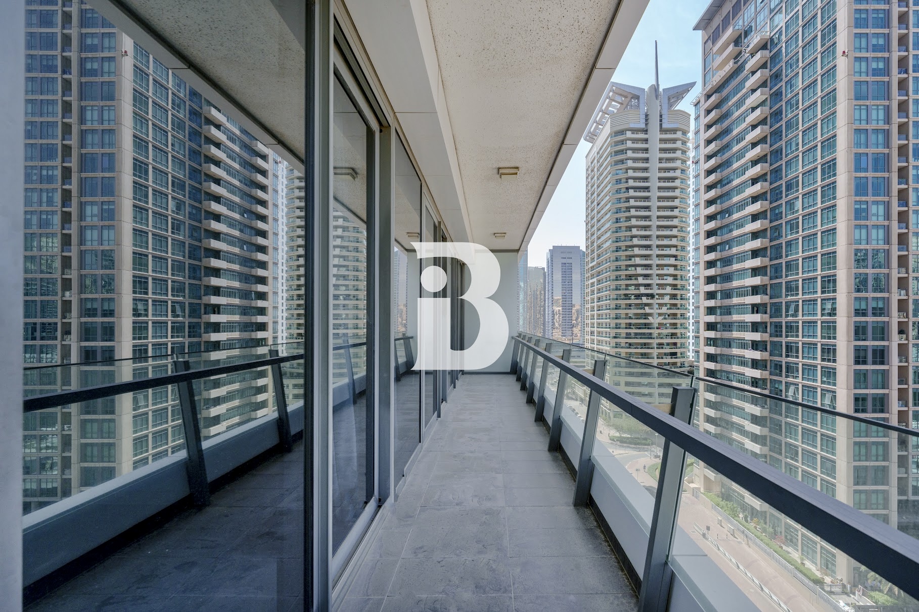 Prime Location | Bright &amp; Spacious | Vacant 2