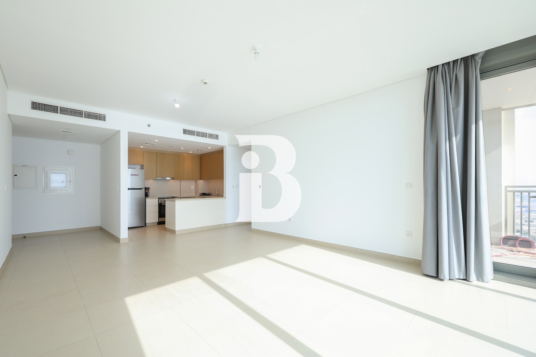 Sea Views | Spacious & Bright | Vacant