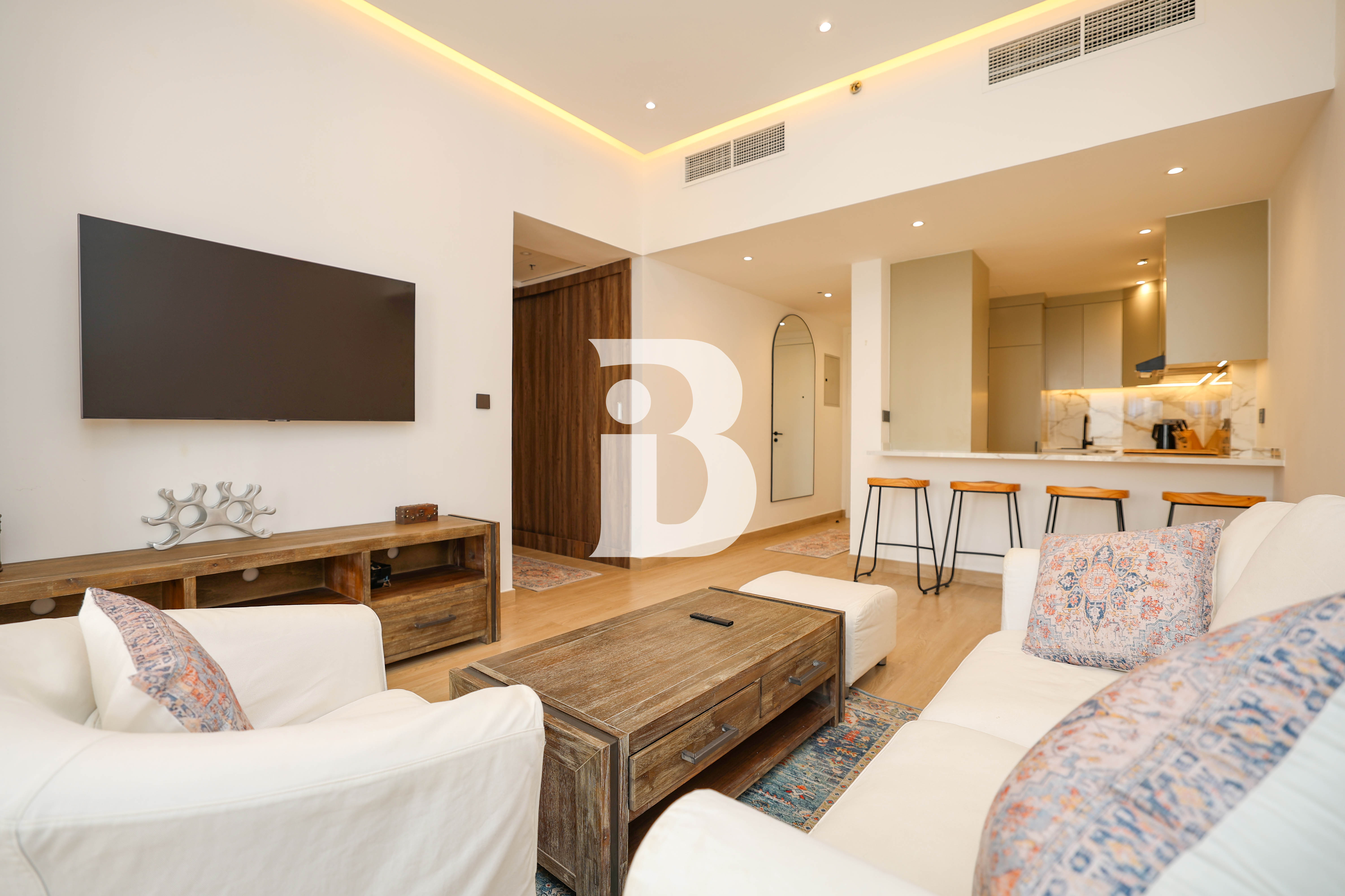 Fully Furnished Nicely Renovated 1 Bed for Rent