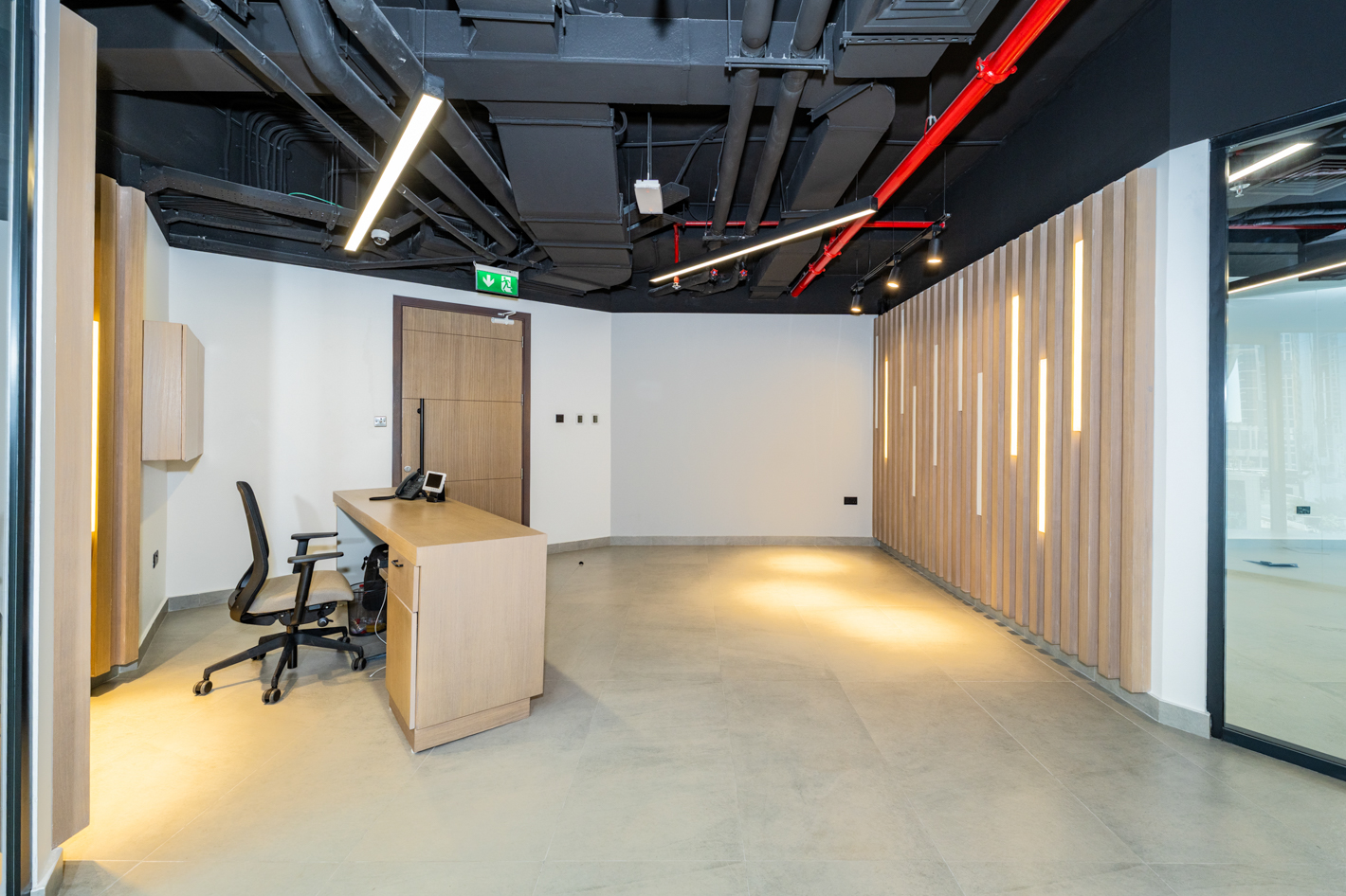 Immaculate Office | Glass Partitions | Vacant