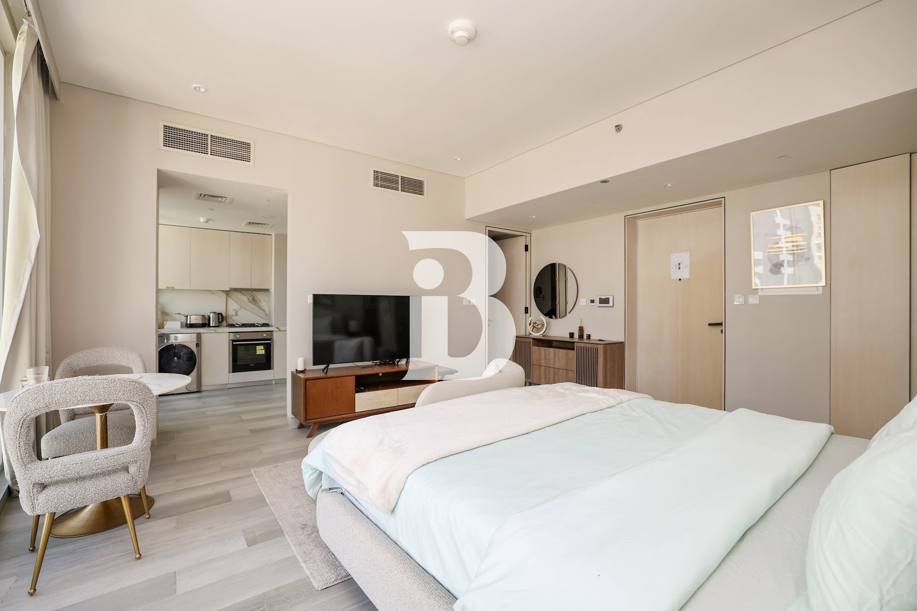 Canal Views | Bright & Furnished | Vacant