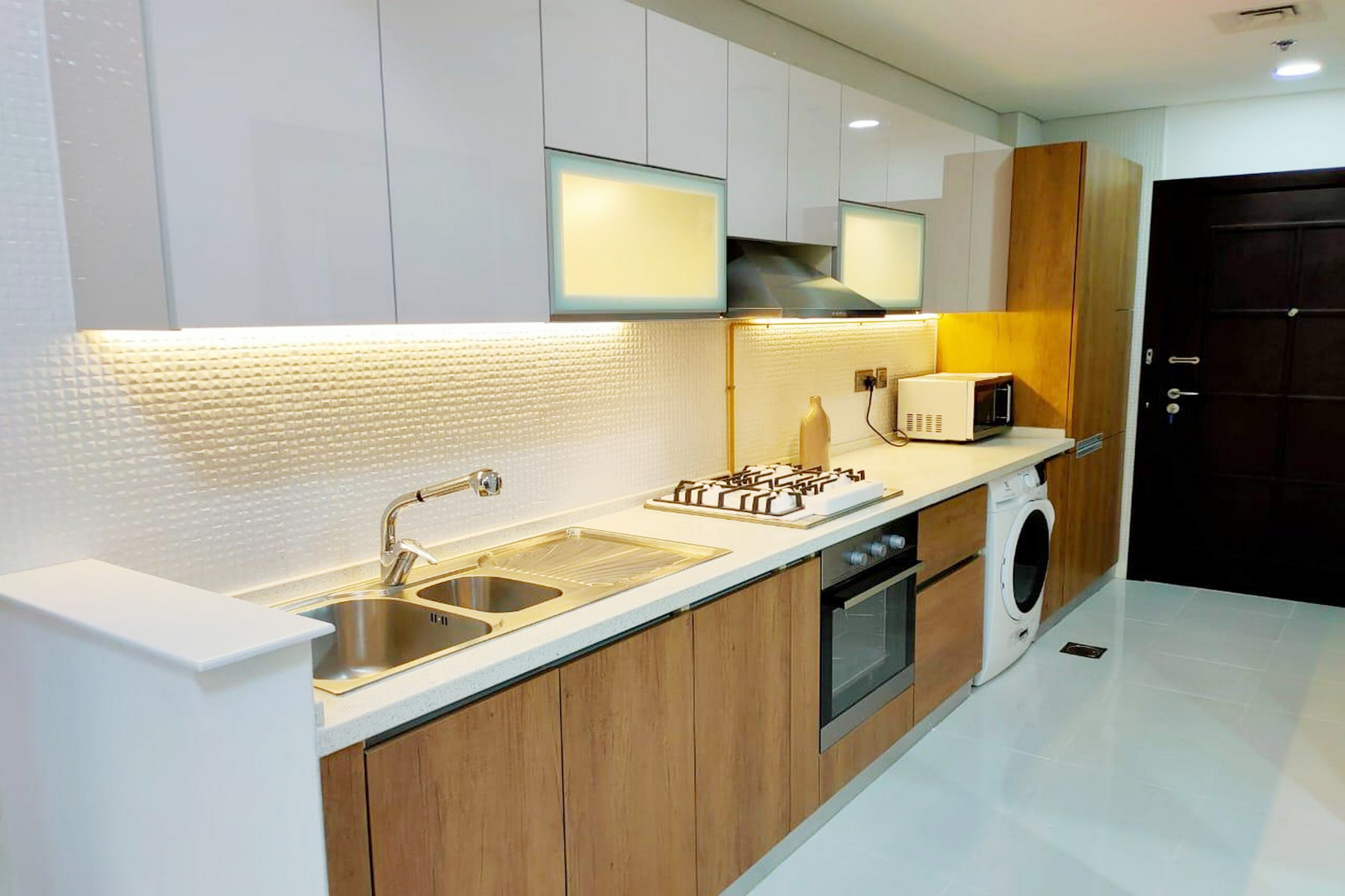 FULLY FURNISHED | SPACIOUS |READY TO MOVE