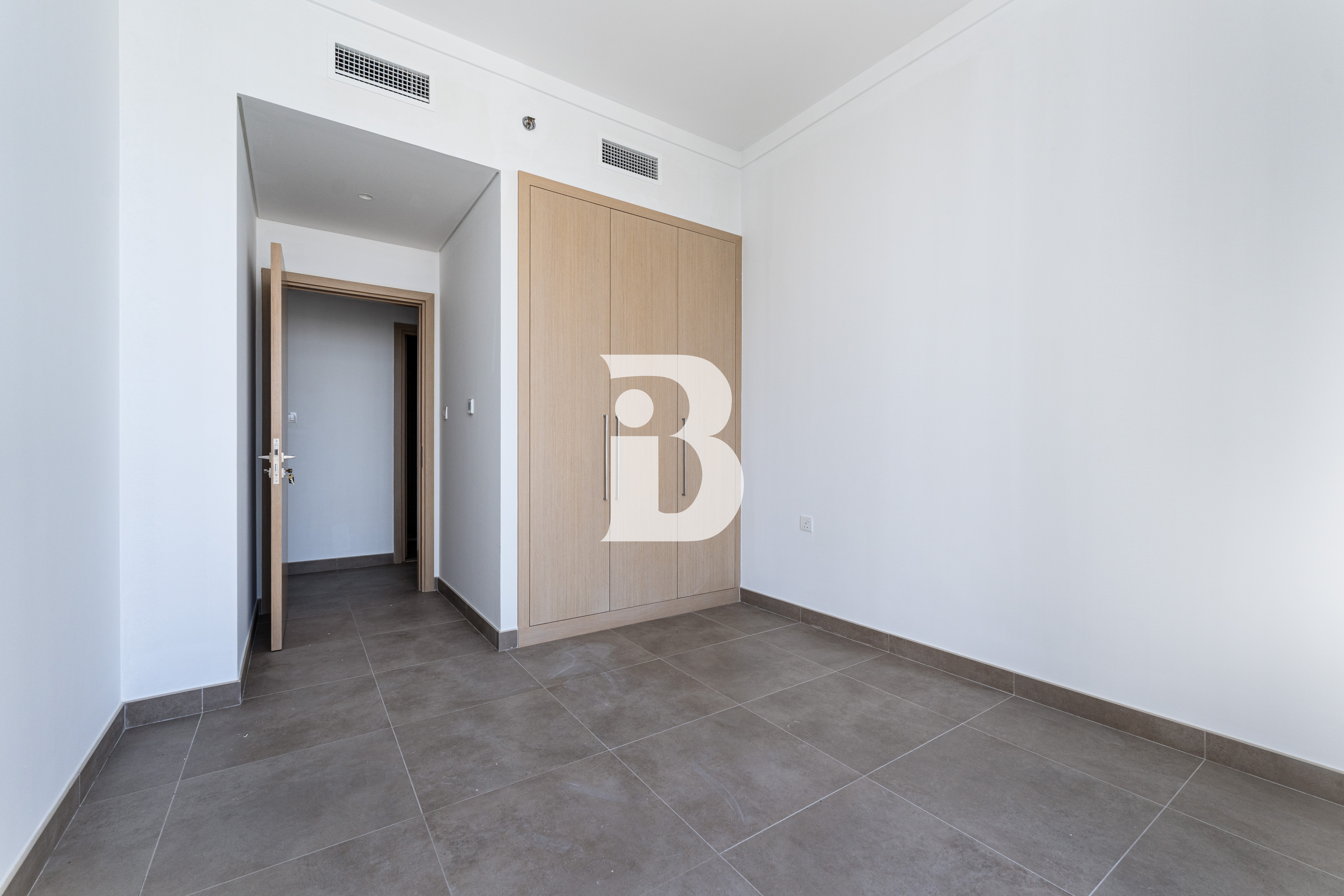 2 Bed | Unfurnished | Canal View