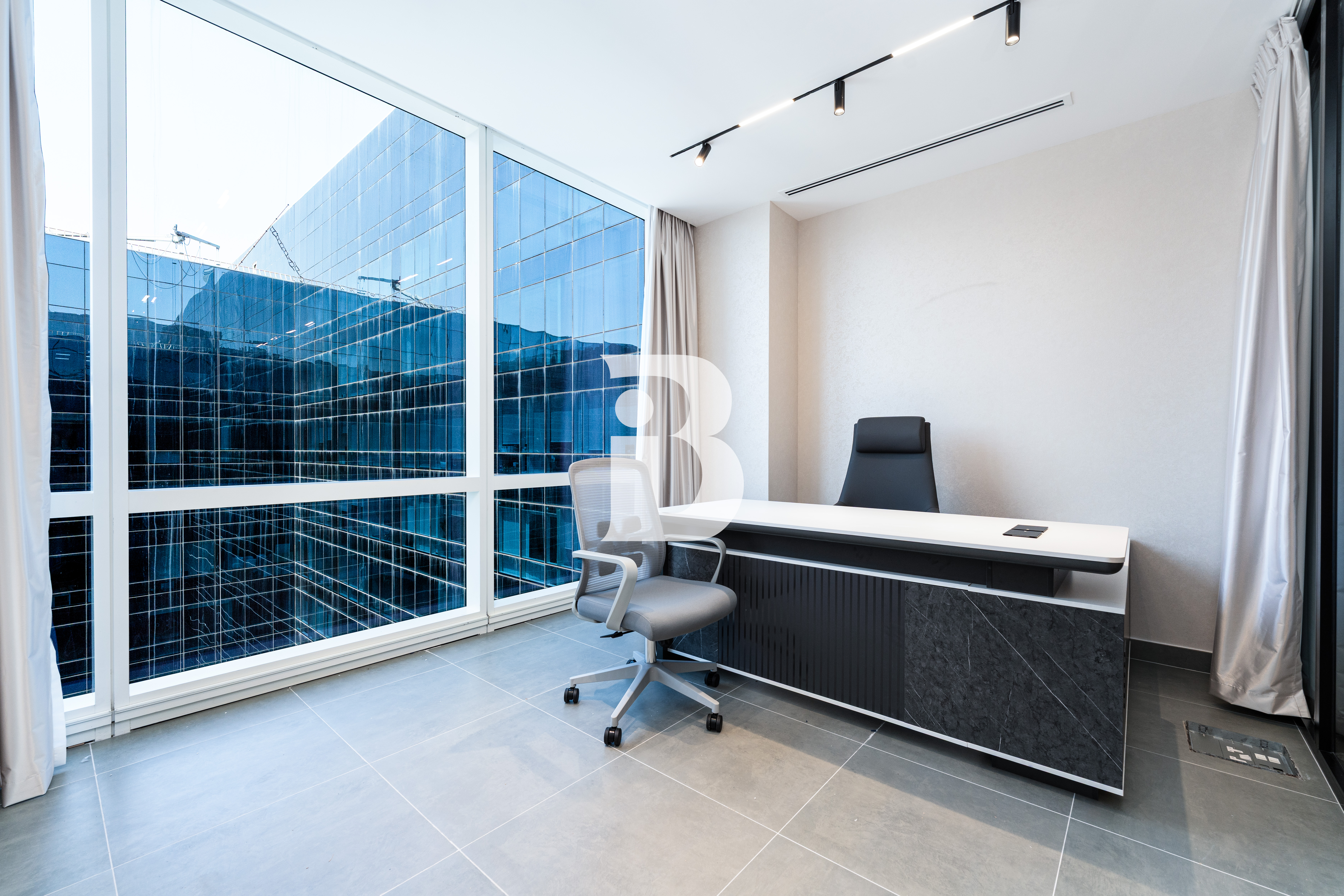 Fully Furnished |Newly Upgraded | Premium Fittings