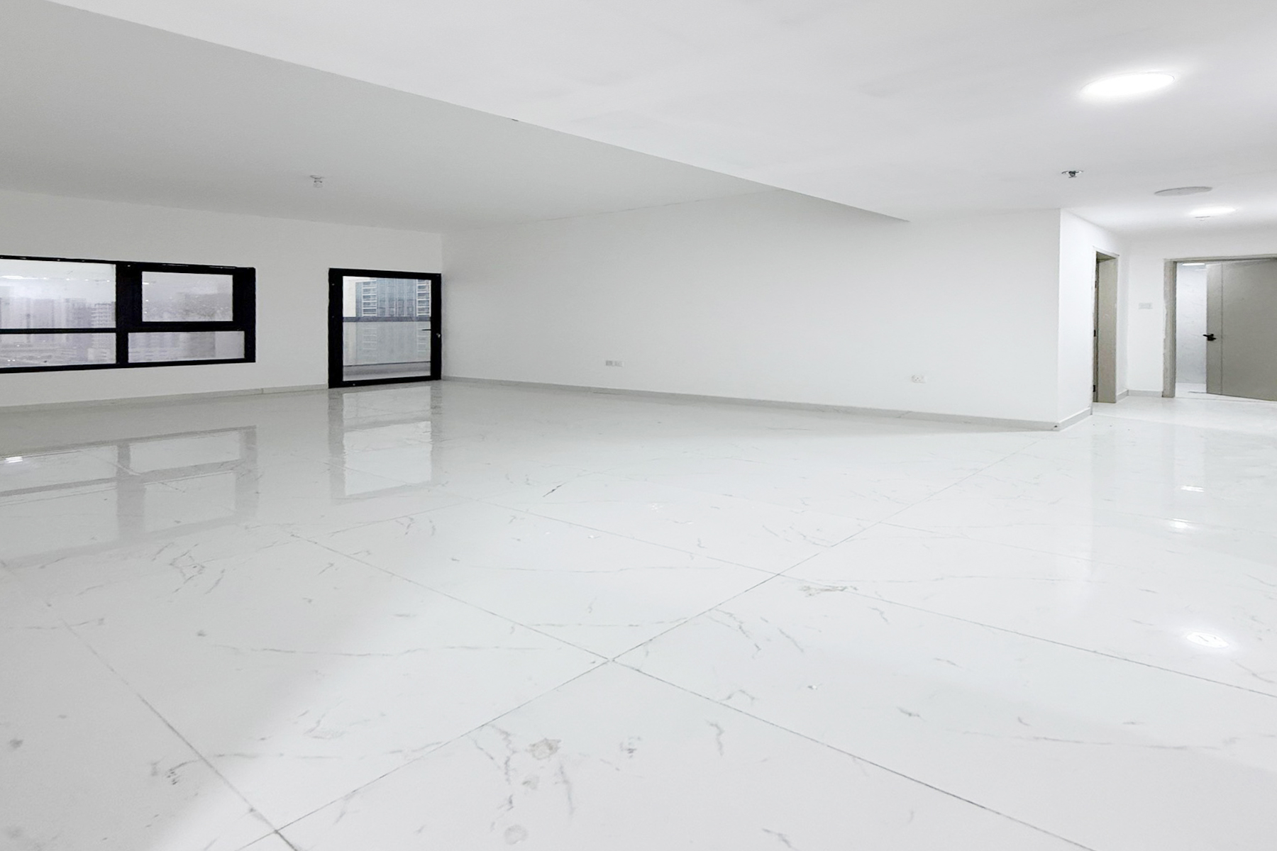 Exclusive Corner Unit | Brand New | High Floor | Closed Kitchen