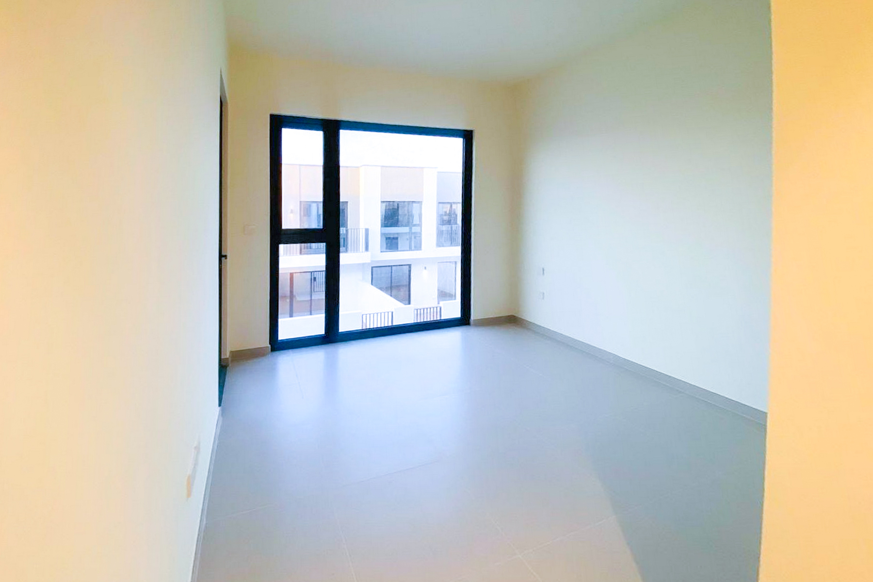 READY TO MOVE | LANDSCAPED | INFRONT OF AMENITIES