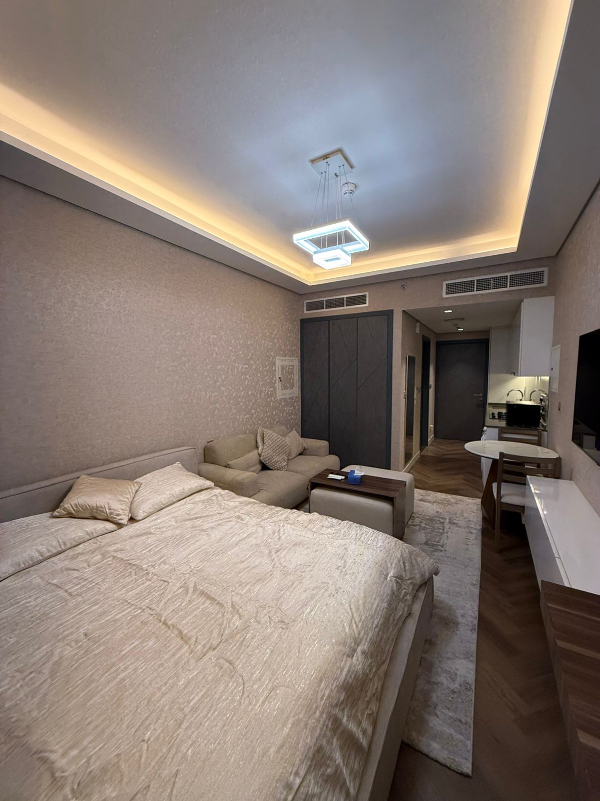FULLY FURNISHED | READY TO MOVE| VACANT|