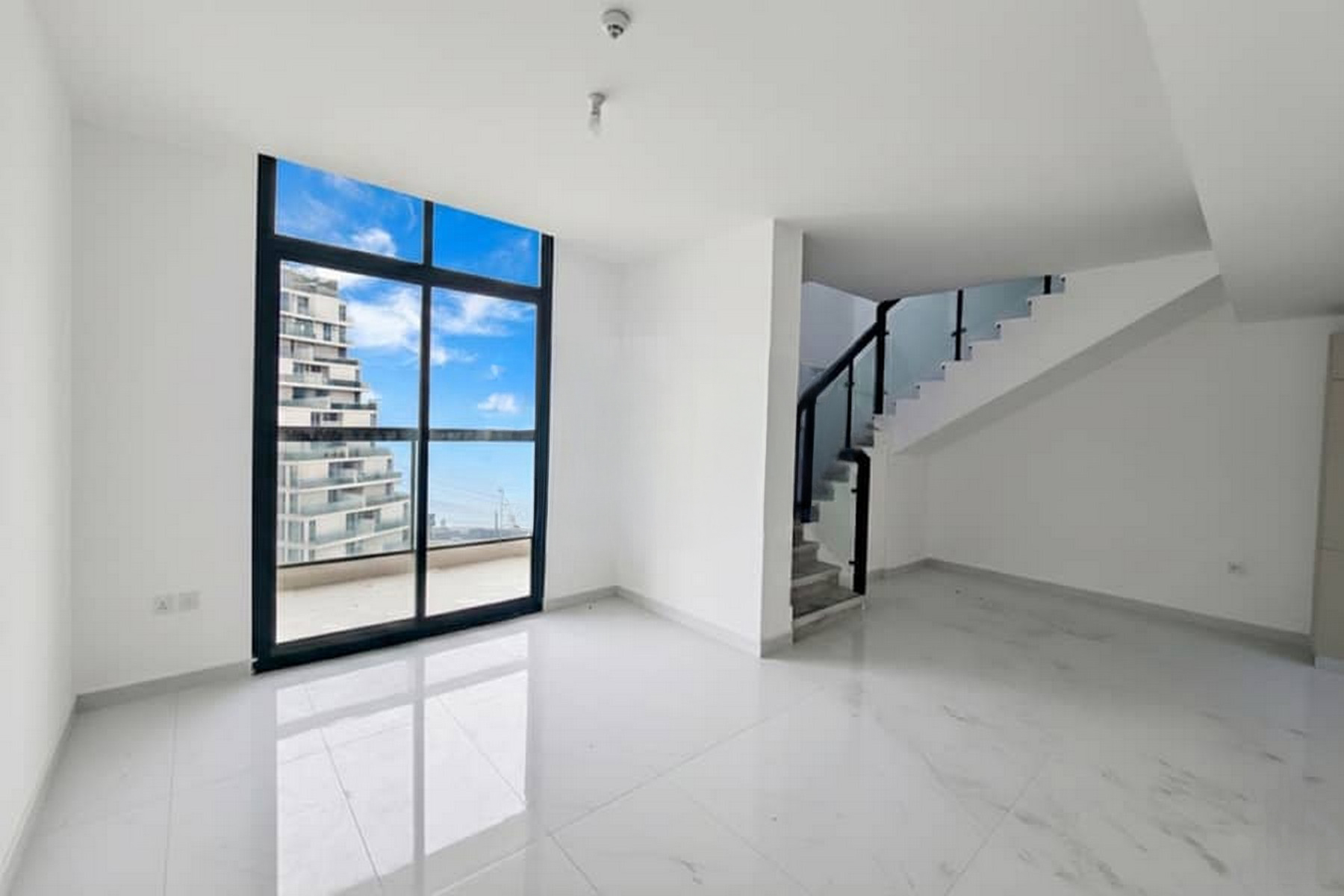 Brand New Spacious Duplex | Bright Open Views