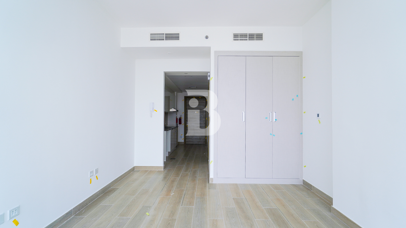 Elegant | Unfurnished | Mid Floor | JVC