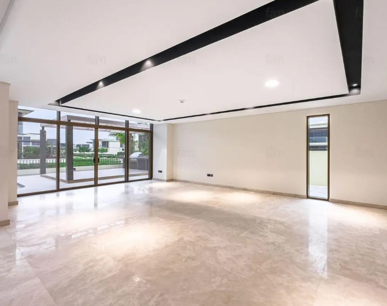7-Bedroom | the Golf Course View | Large Plot