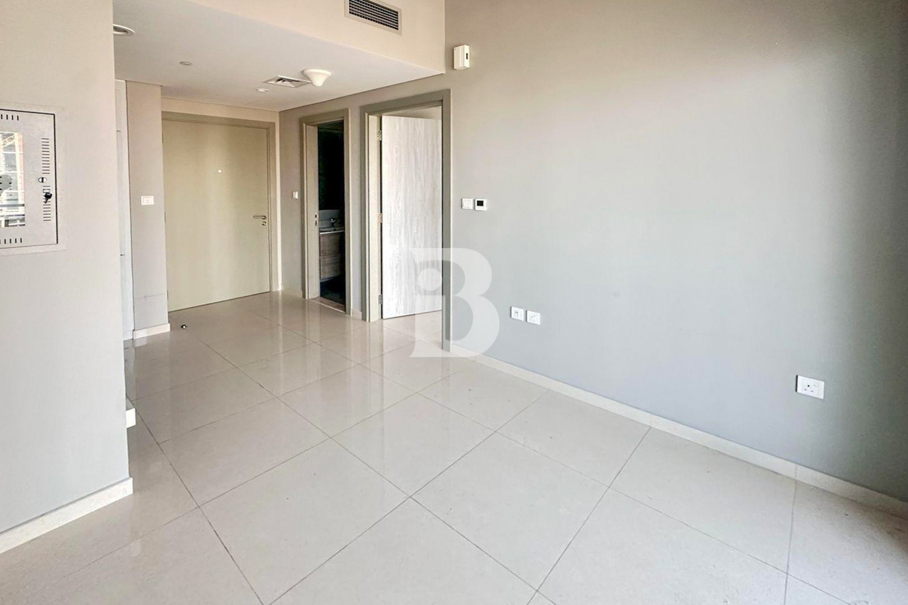 CANAL VIEW | MID FLOOR | READY TO MOVE