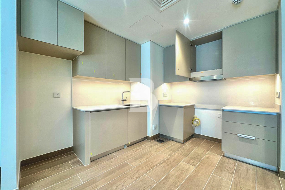 Modern Layout |Mid floor | Community view
