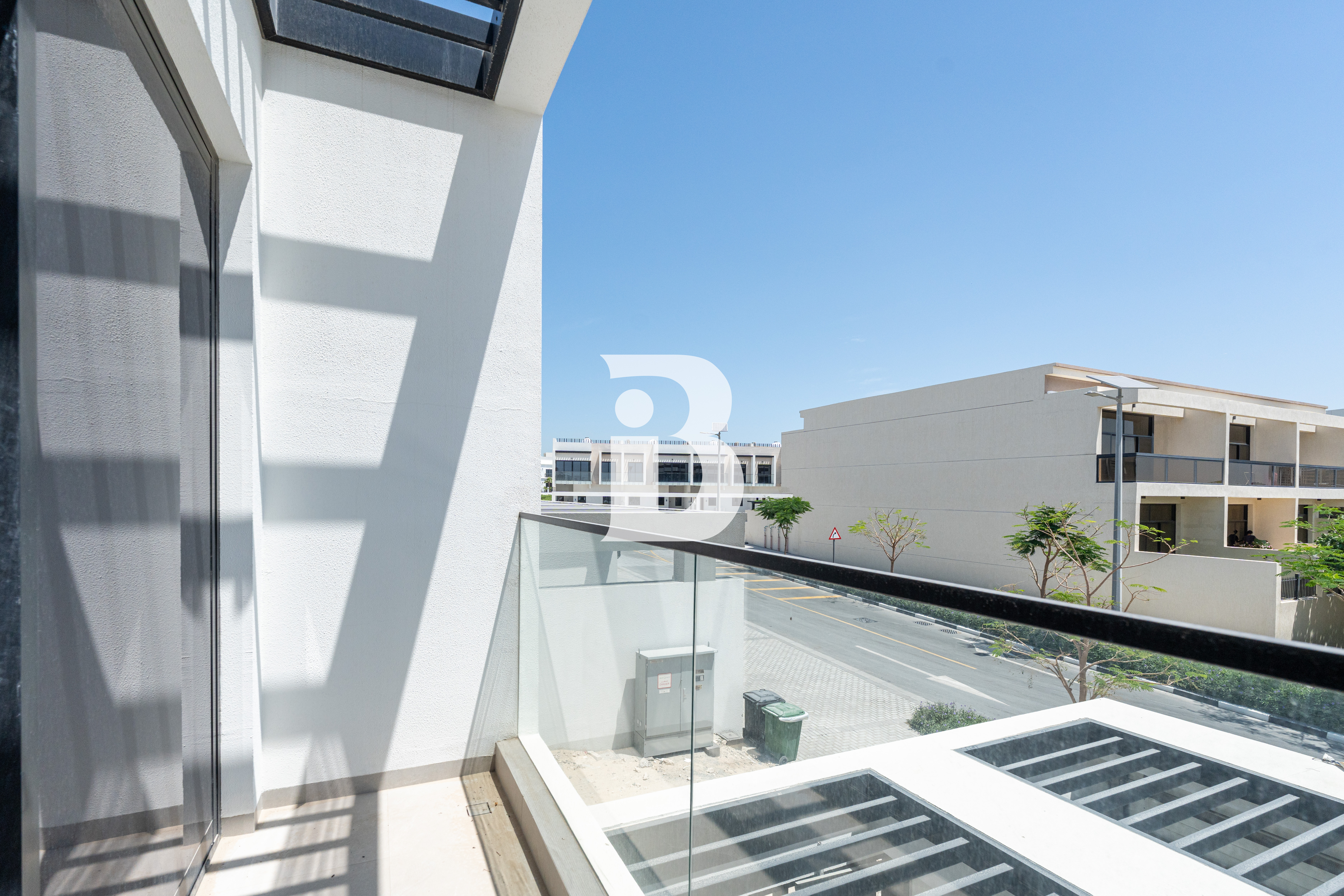 VASTU | Brand New | Vacant | Close to Park