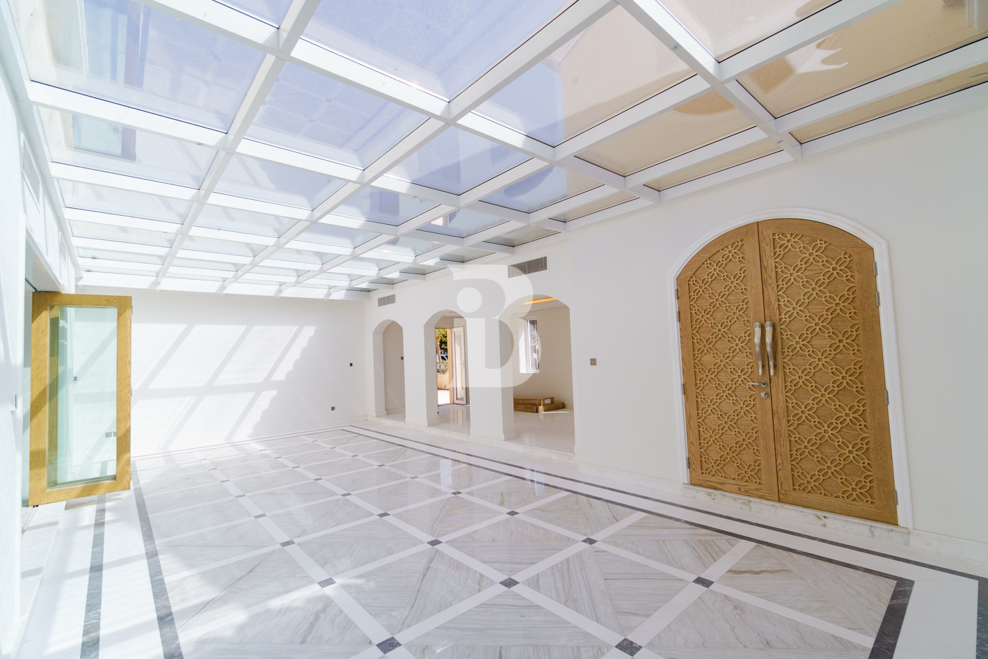 Elegant | Unfurnished | Villa 4 BR 2