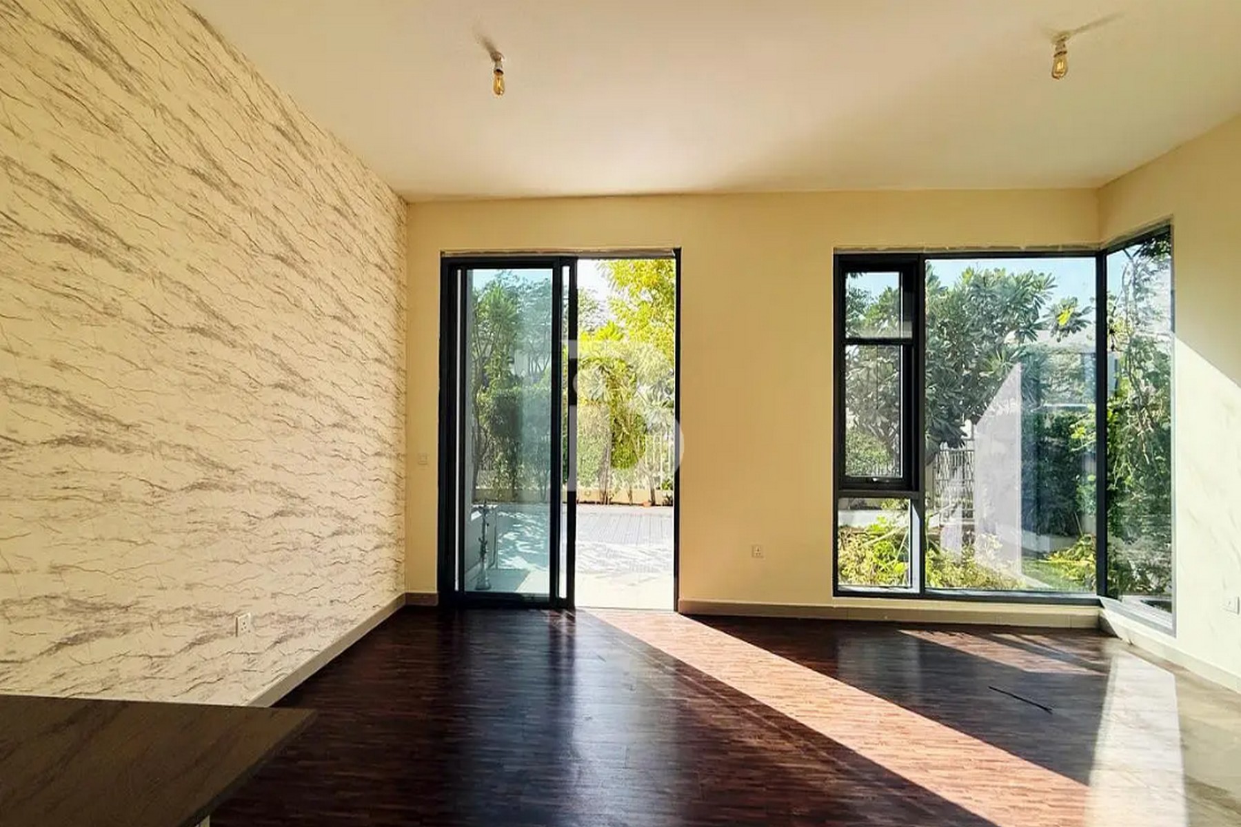 Landscaped Garden | Vacant | Prime Family Location 13