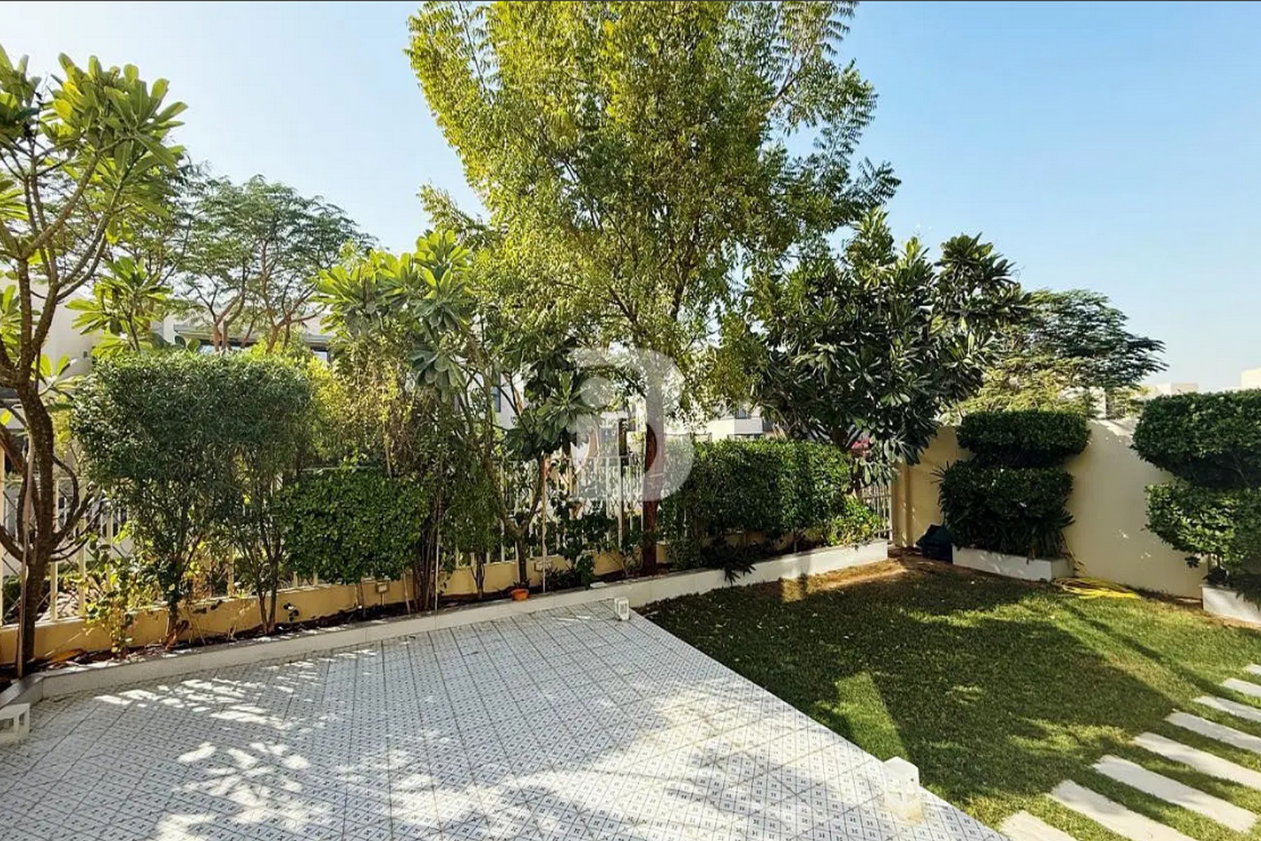 Landscaped Garden | Vacant | Prime Family Location 14