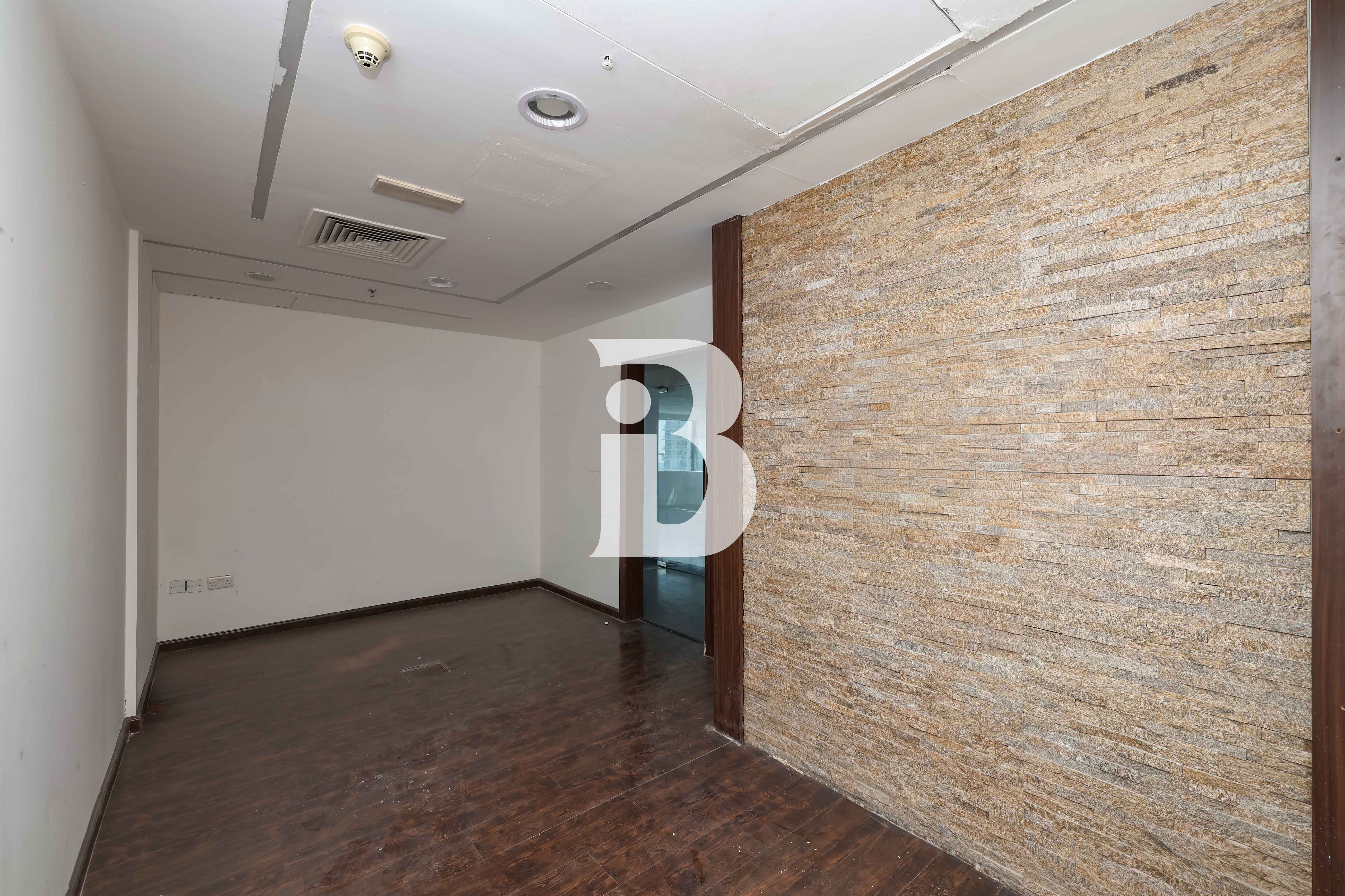 Office for Sale | XL Tower | Vacant 3