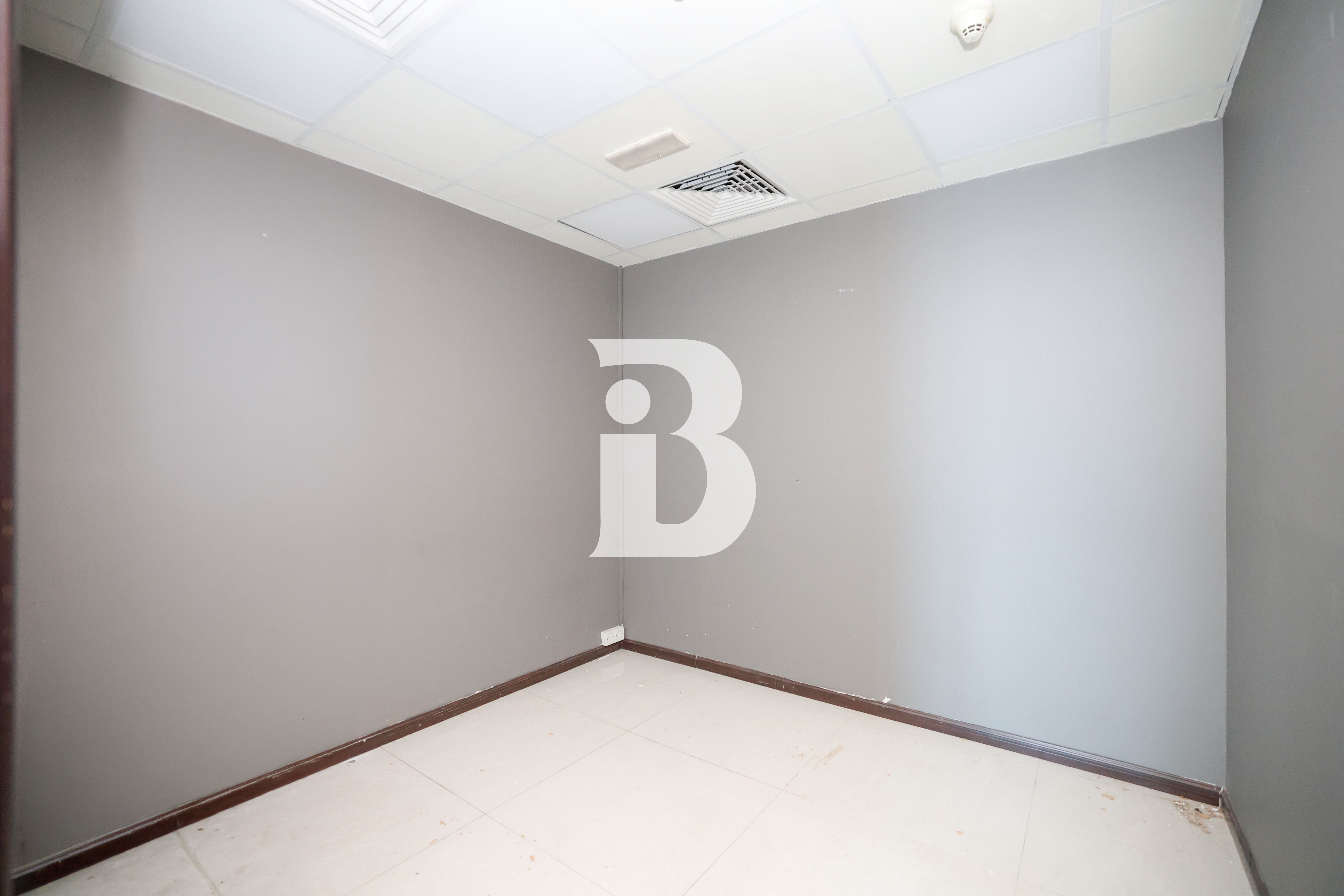 Office for Sale | XL Tower | Vacant