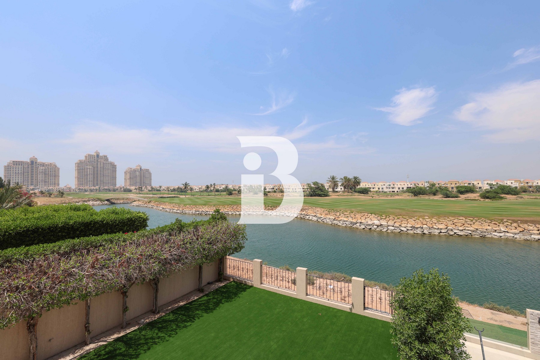 Freshly Renovated Townhouse with Golf & Canal View 2