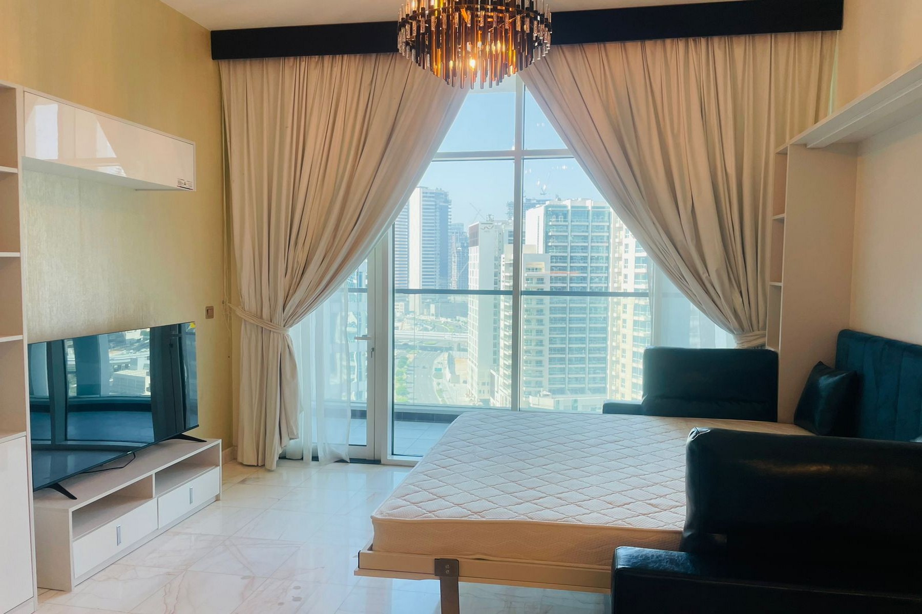 FURNISHED | HIGH FLOOR | SPACIOUS | VACANT
